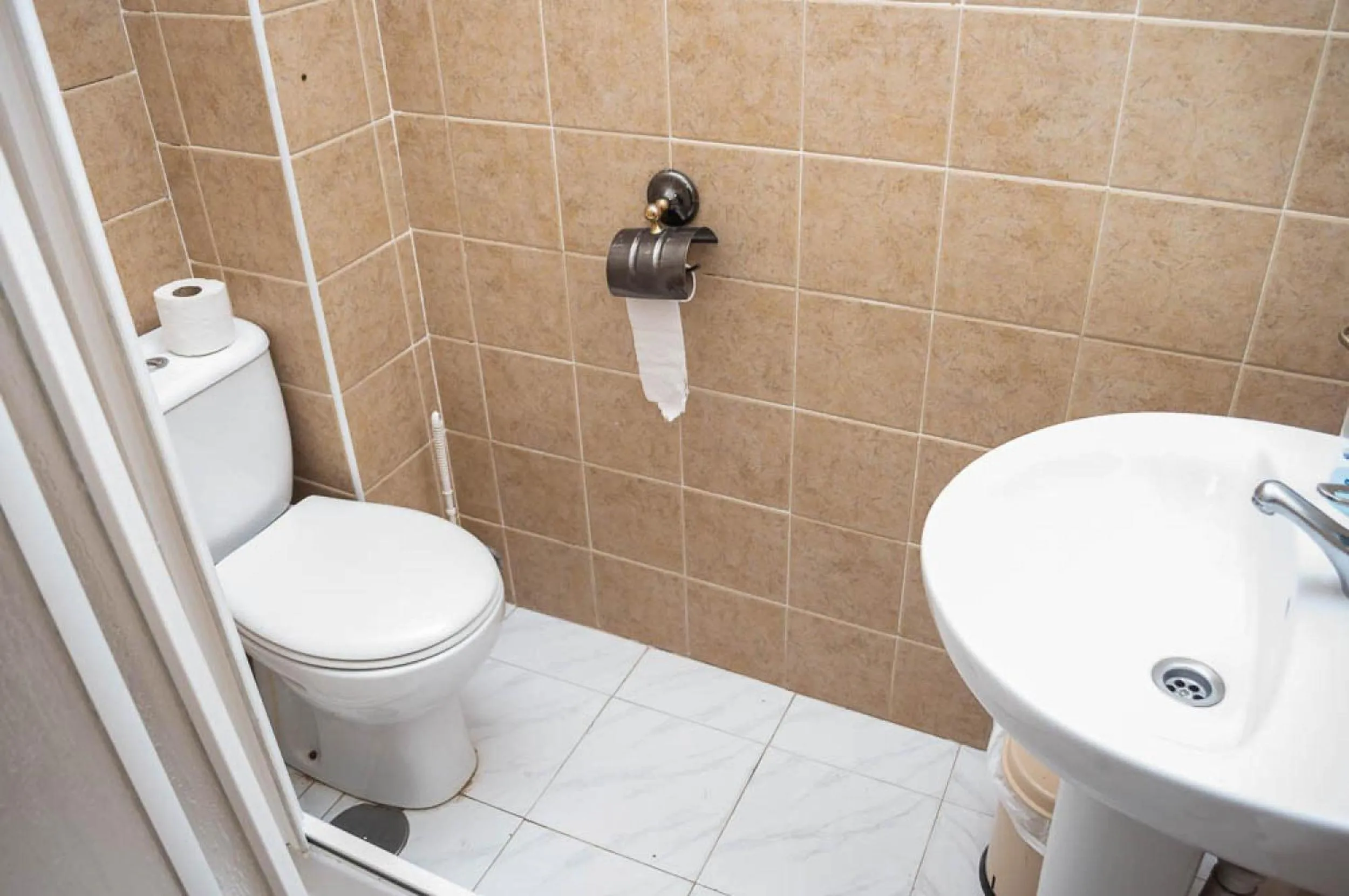 Toilet in Pensión La Montoreña