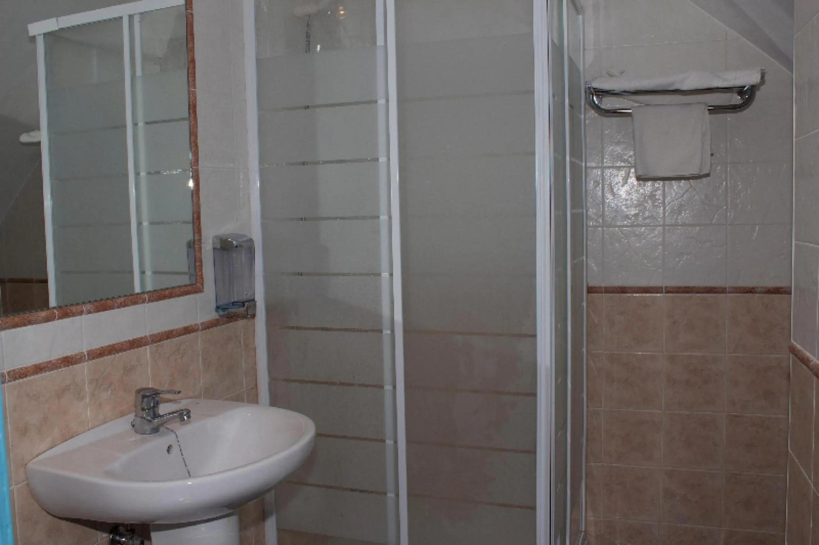 Bathroom in Pensión La Montoreña