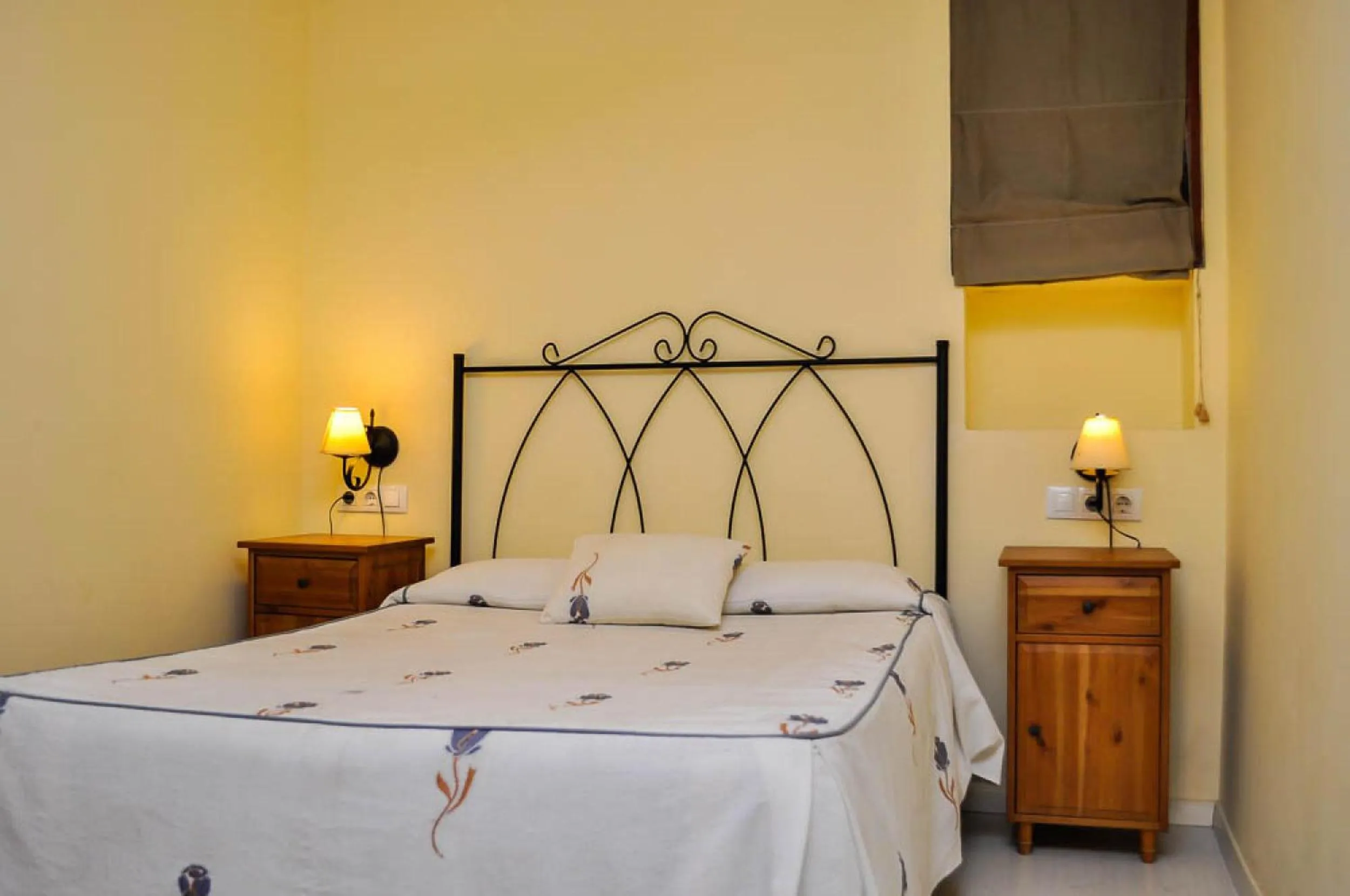 Bed in Pensión La Montoreña