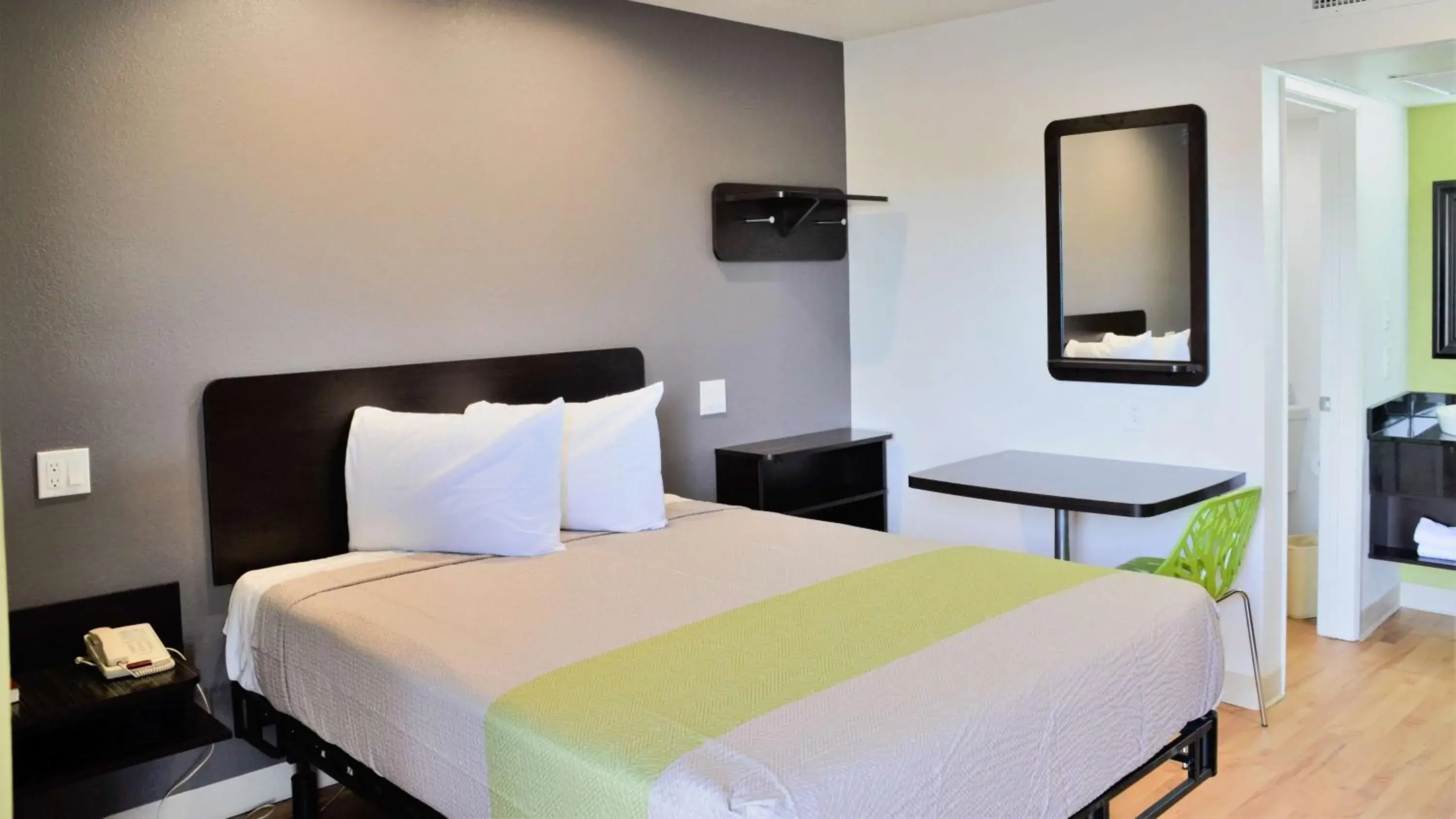 Photo of the whole room, Bed in Studio 6-Buttonwillow, CA Photo of the whole room, Bed in Studio 6-Buttonwillow, CA