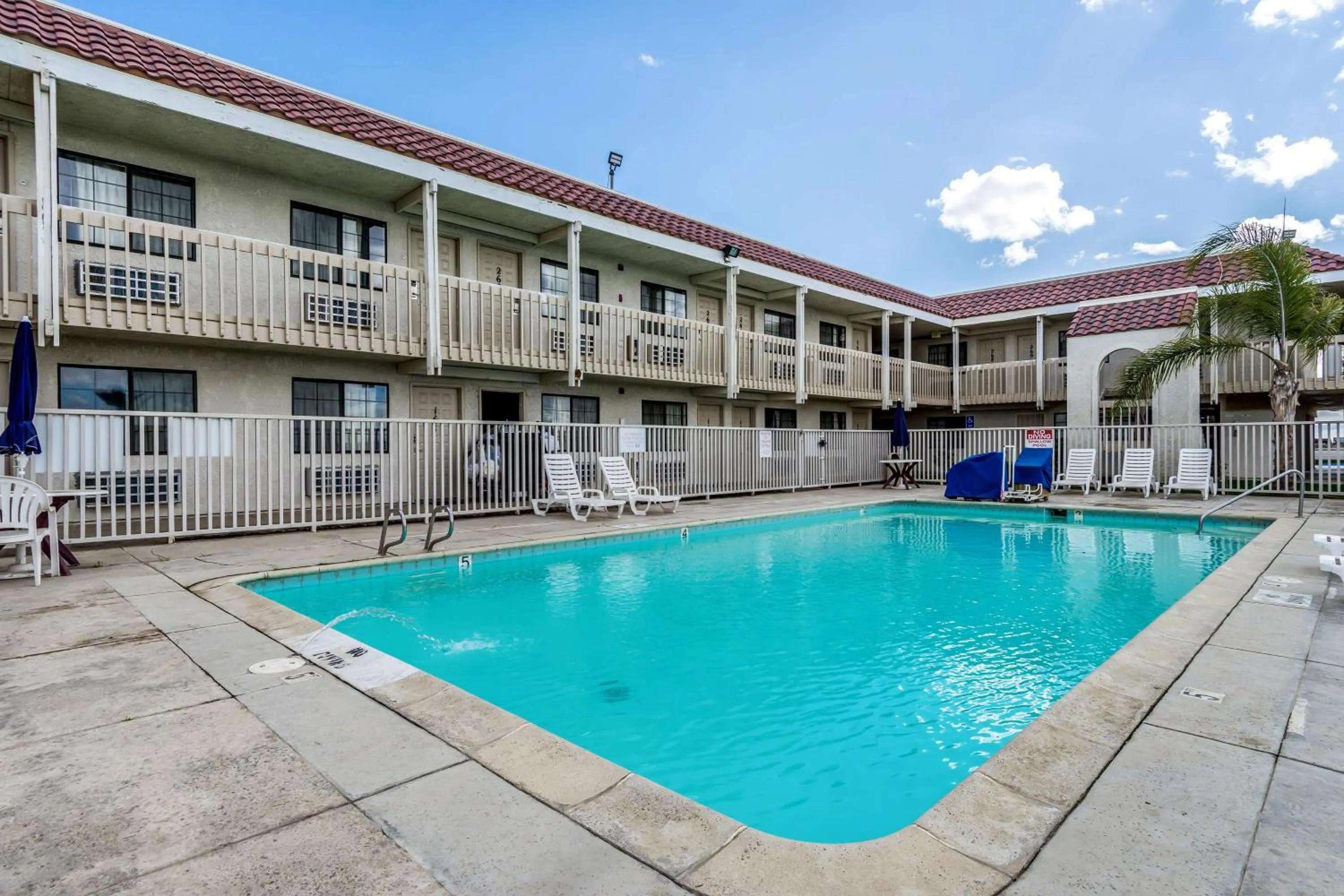 Day in Studio 6-Buttonwillow, CA