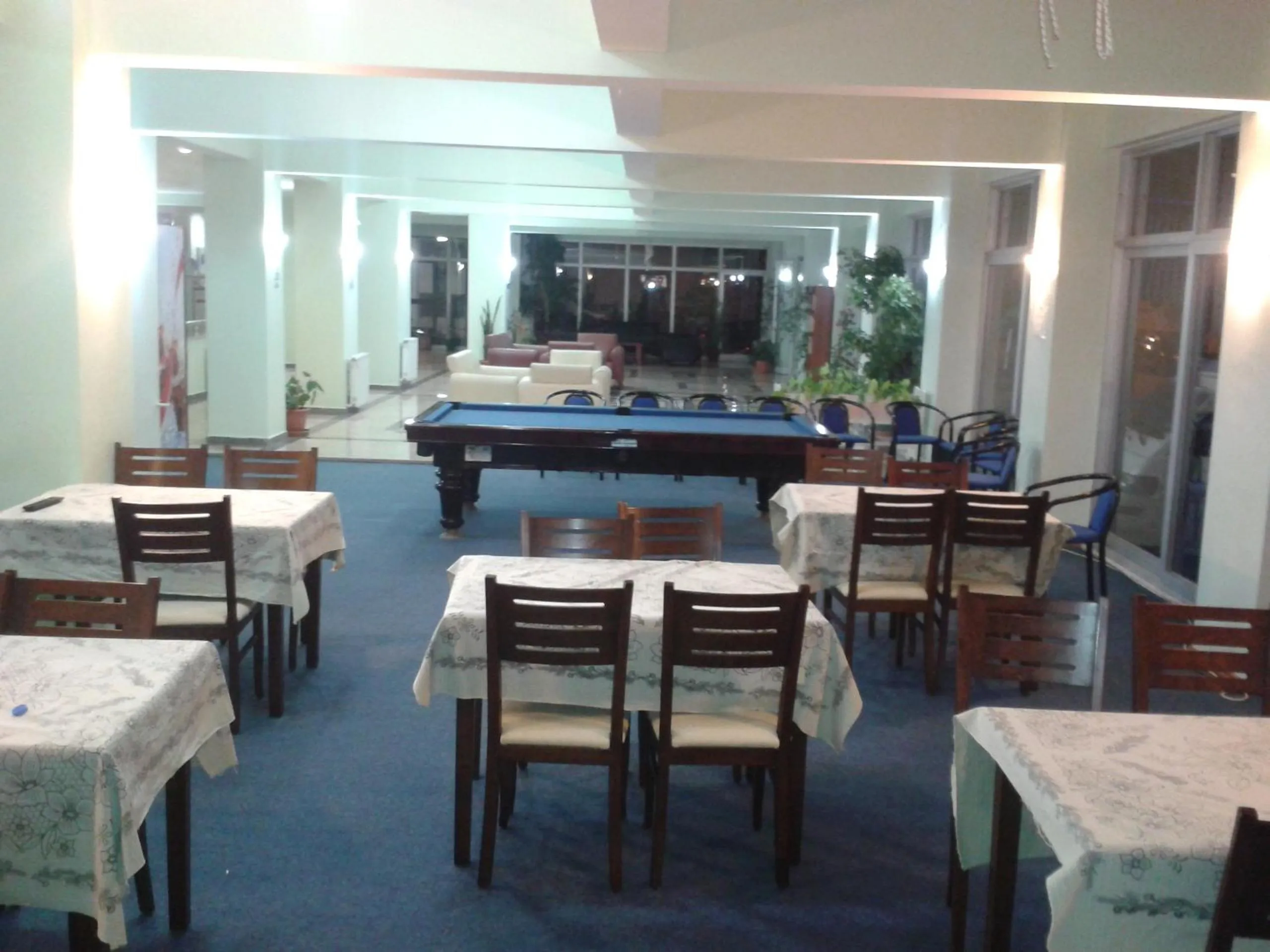 Restaurant/places to eat in Sirin Villa