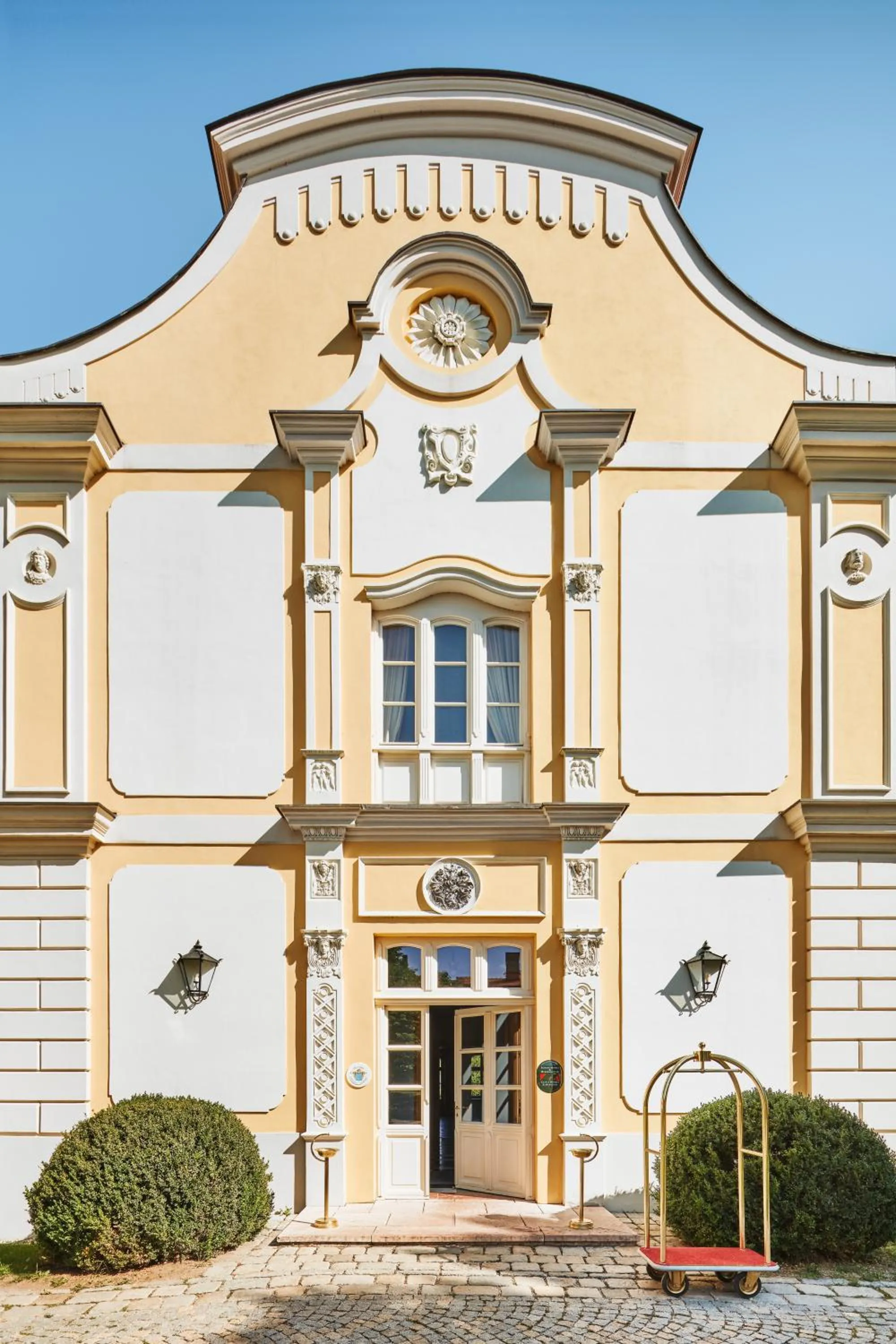 Property building in Hotel Château Bela