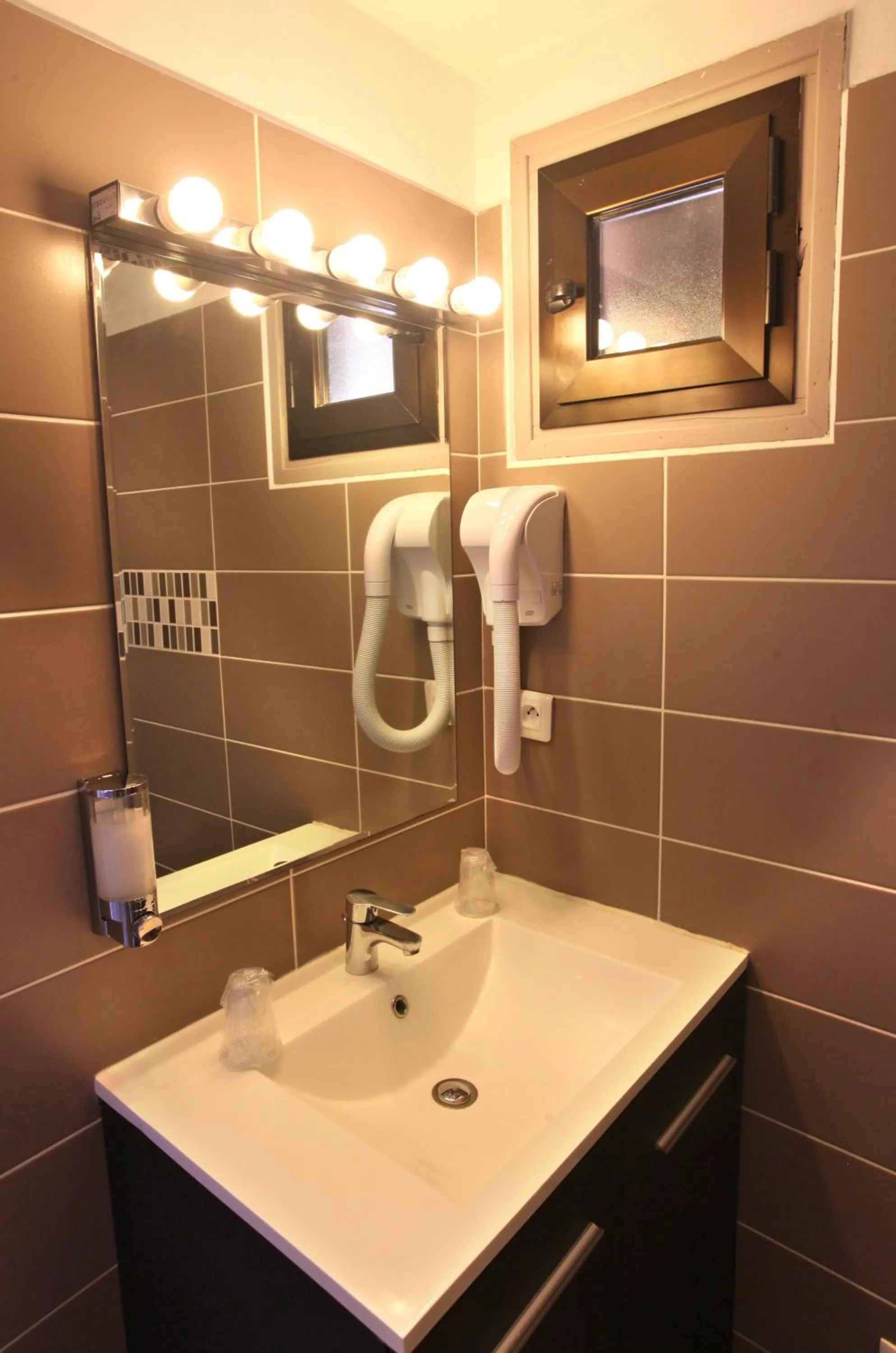 Shower in Le monte rosso