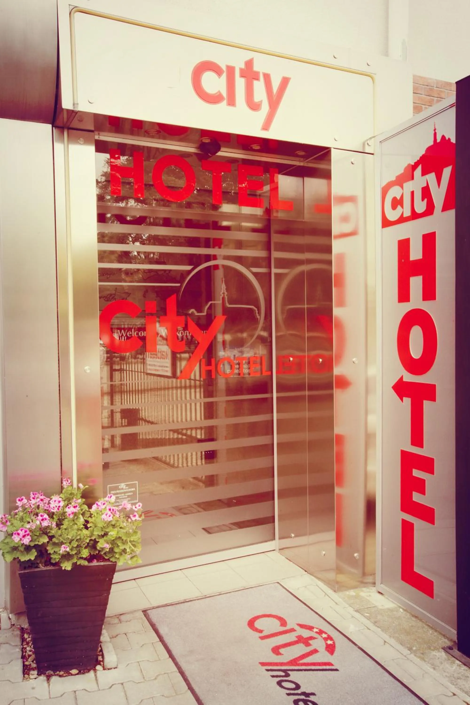 Facade/entrance in City Hotel Nitra with free parking