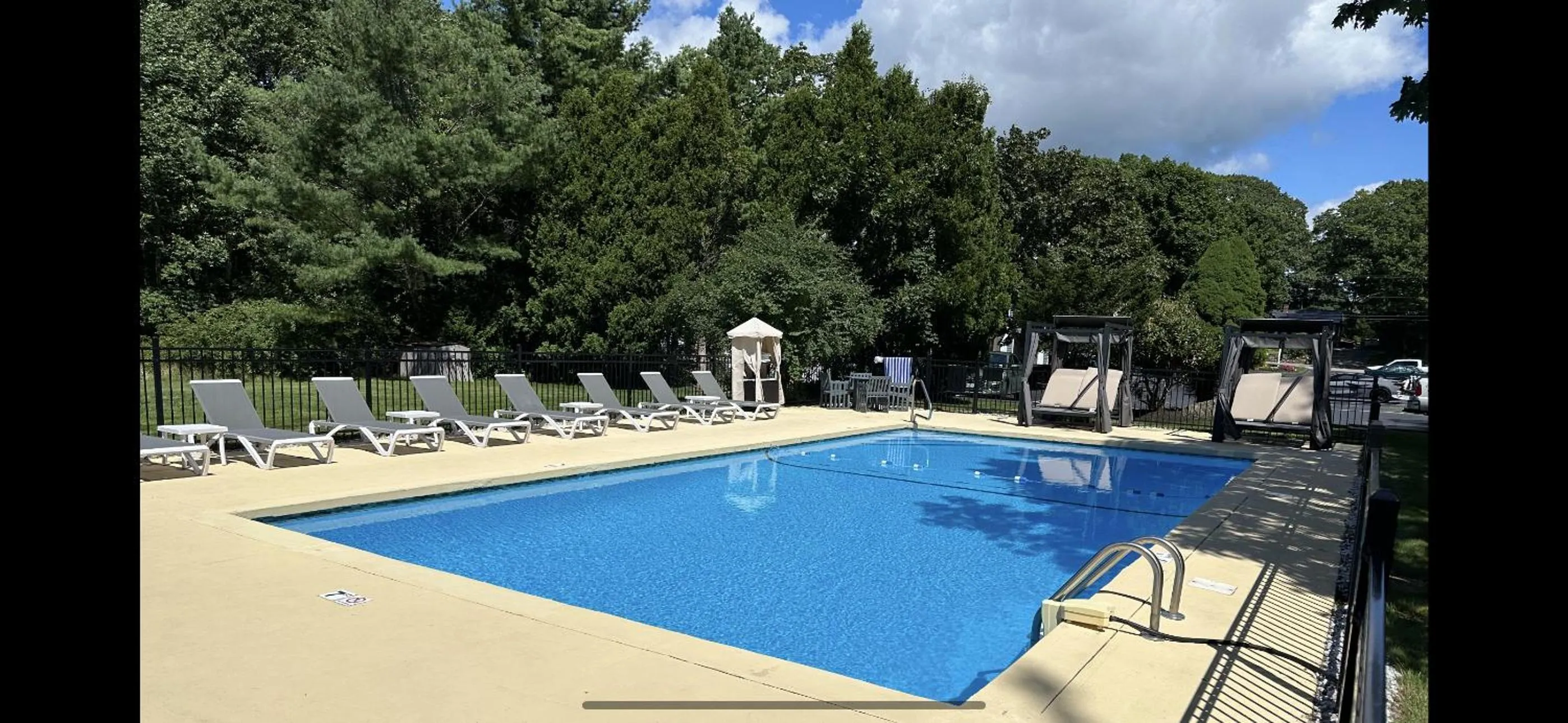 Swimming pool in The Lodge at Turbat's Creek