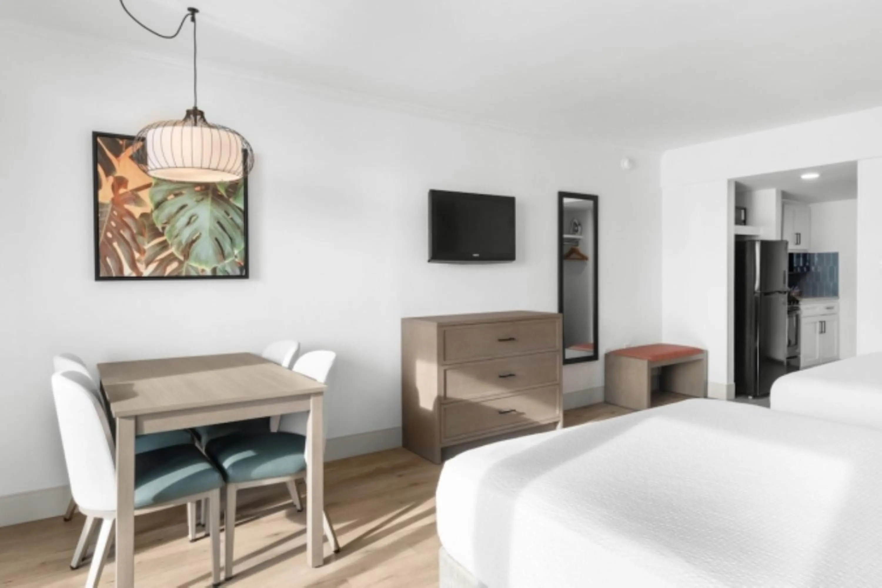 Seating area, Bed in Ocean Reef Resort