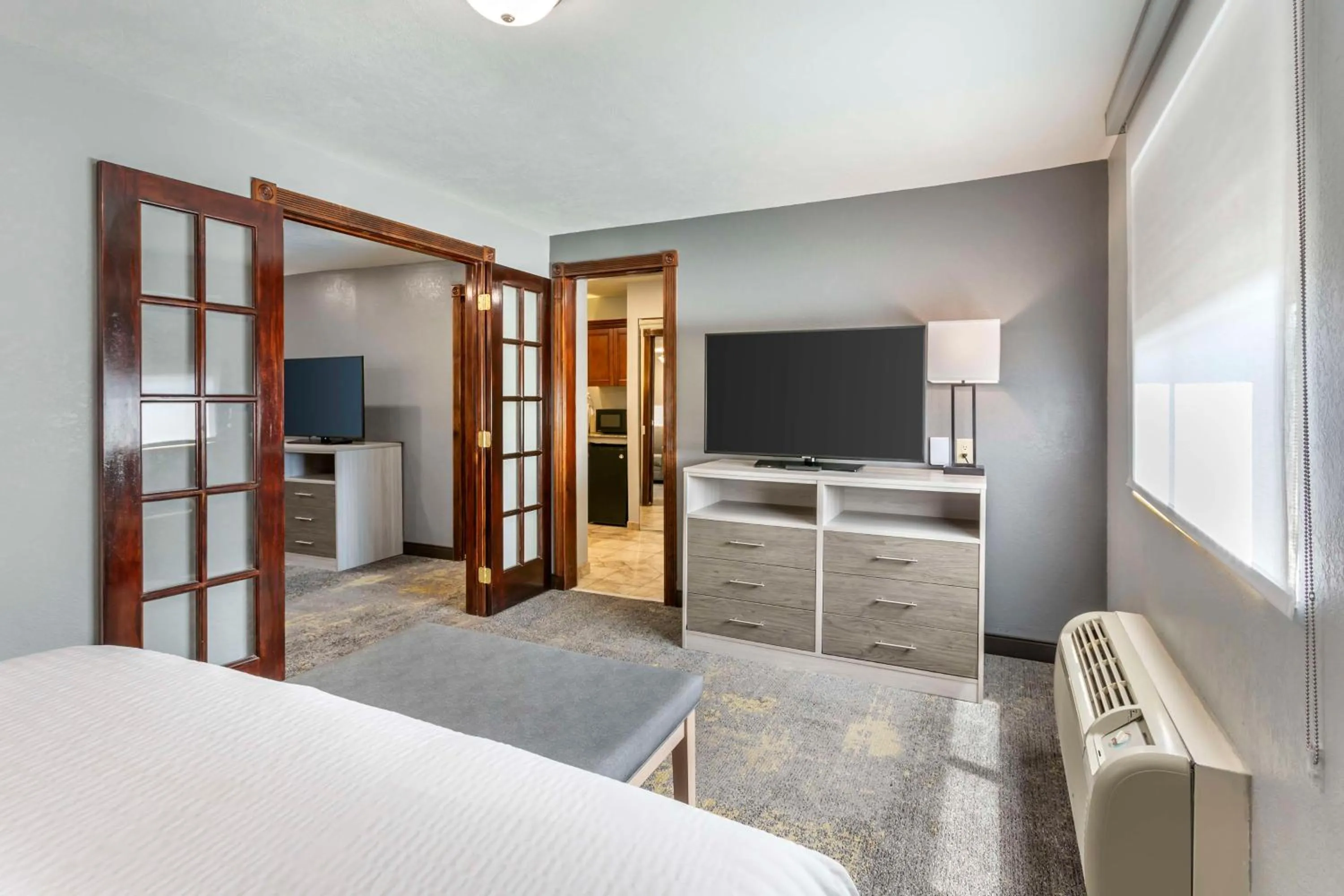 Bedroom, Bed in Best Western Plus Weston Inn