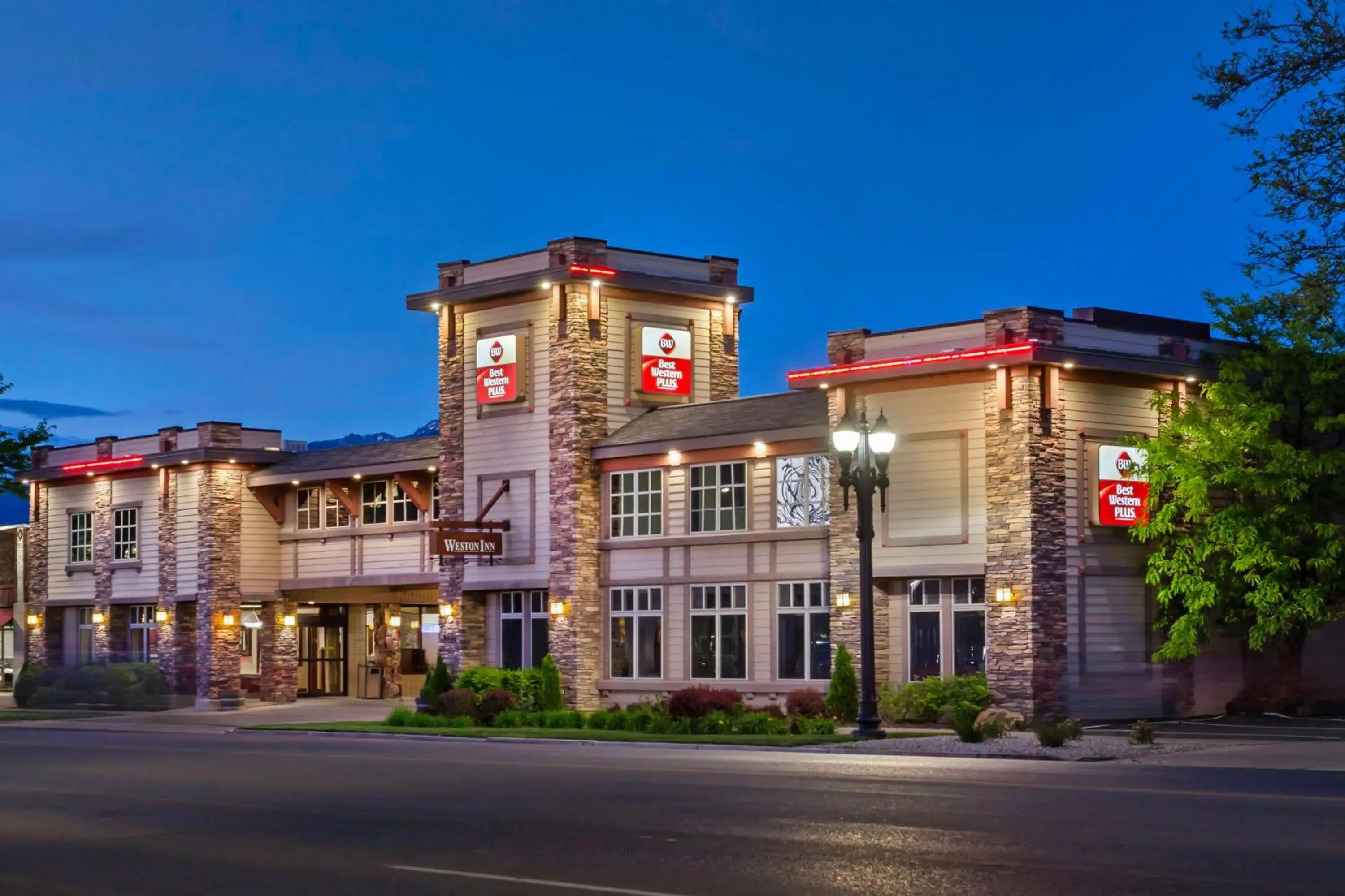 Property building in Best Western Plus Weston Inn Property building in Best Western Plus Weston Inn