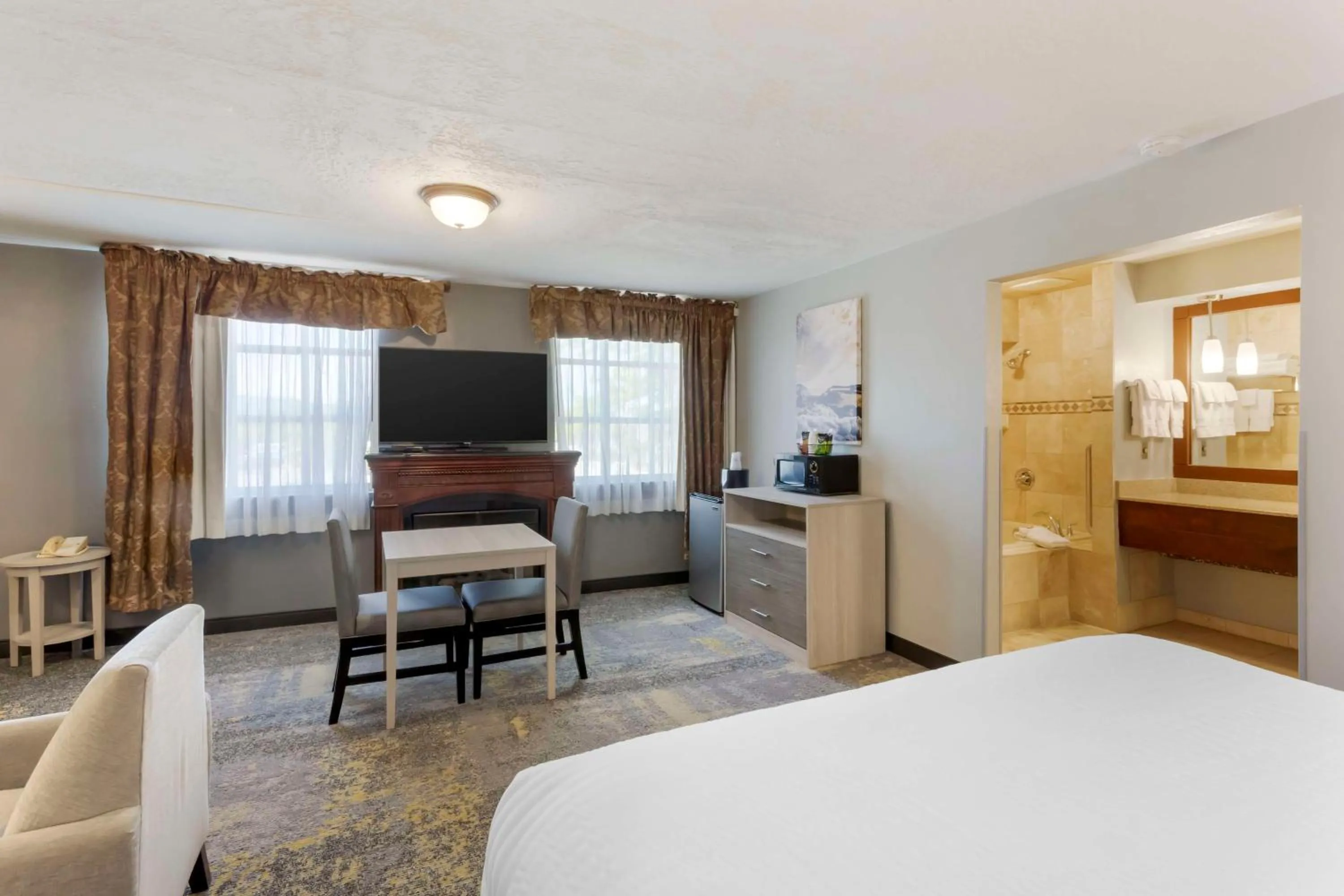 Bedroom, Bed in Best Western Plus Weston Inn