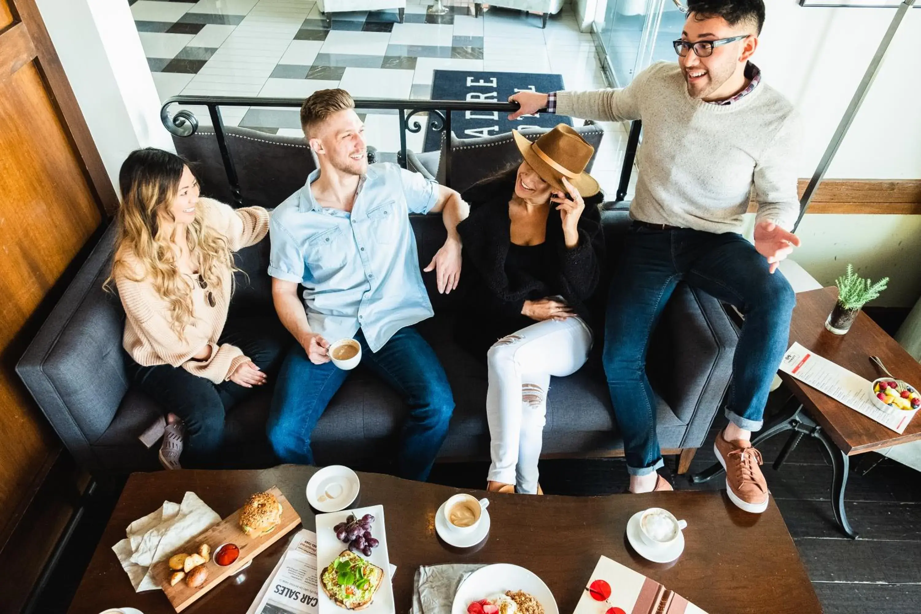 Restaurant/places to eat in Padre Hotel Restaurant/places to eat in Padre Hotel