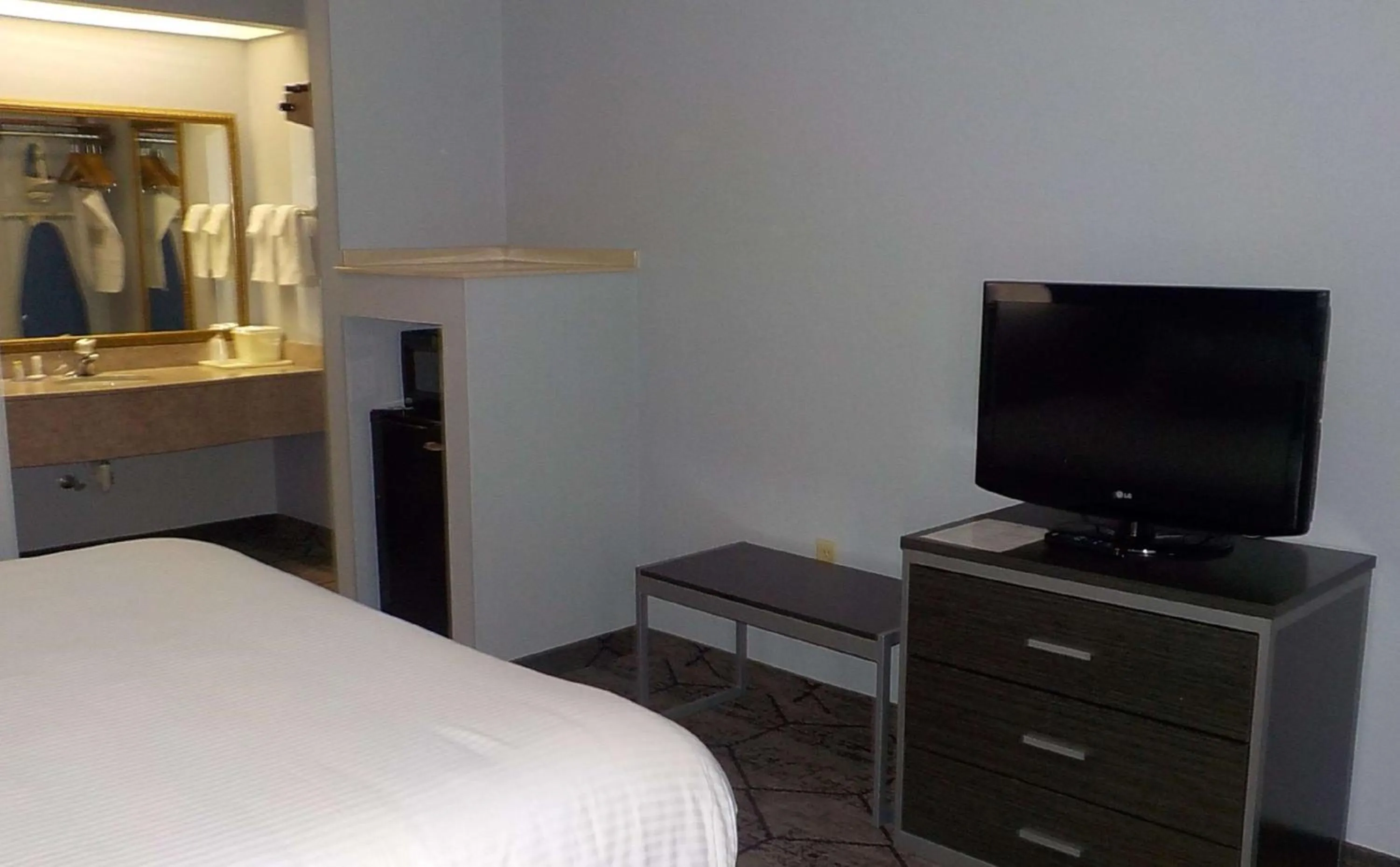 Other, Bed in SureStay Plus Hotel by Best Western Warner Robins AFB