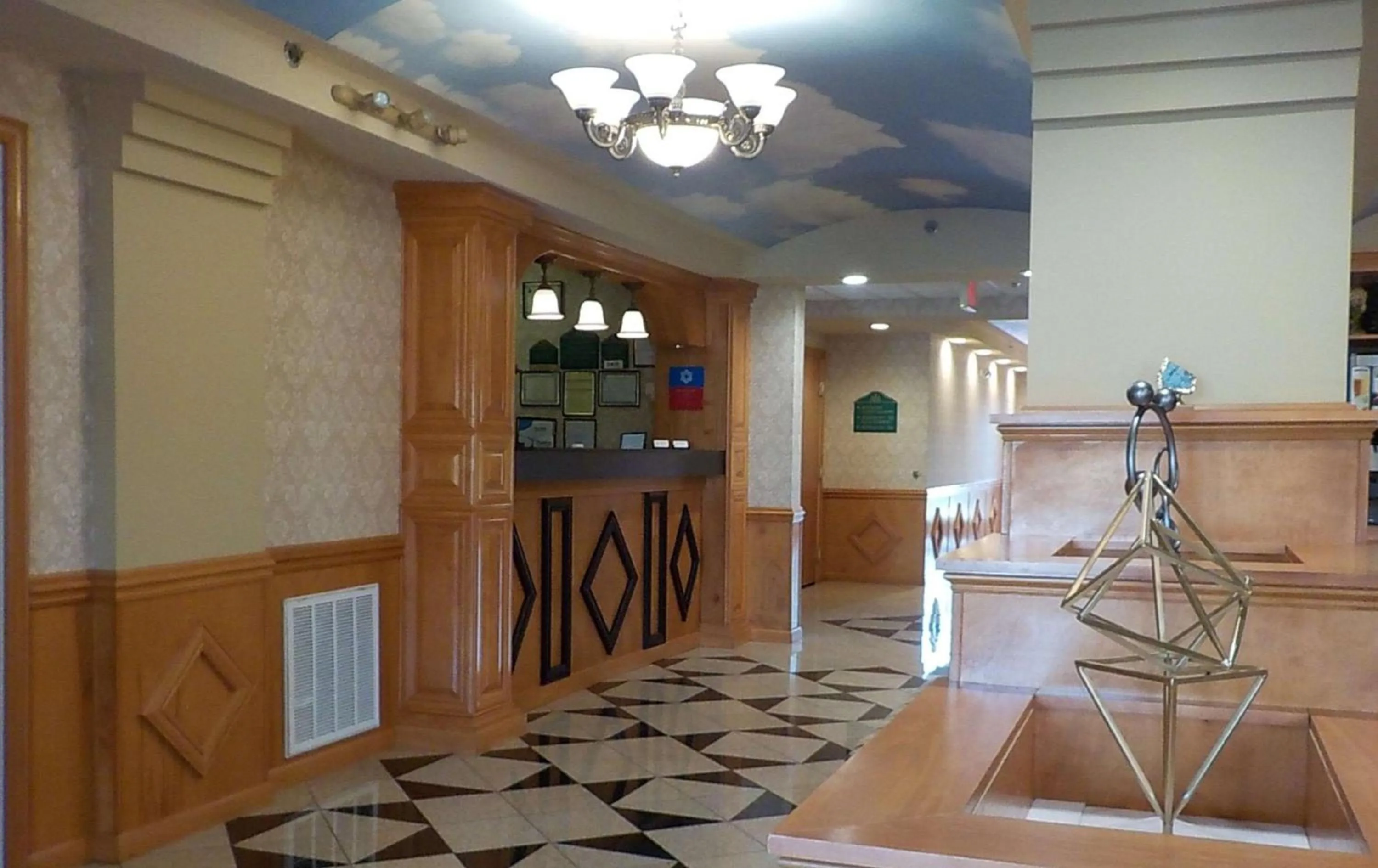 Lobby or reception in SureStay Plus Hotel by Best Western Warner Robins AFB