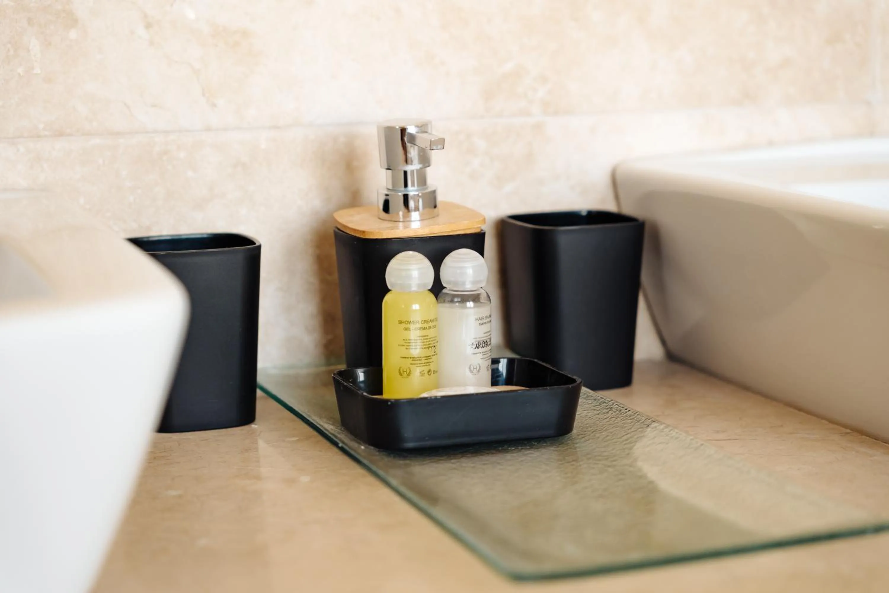 Shower in Maxim Pasha Hotel