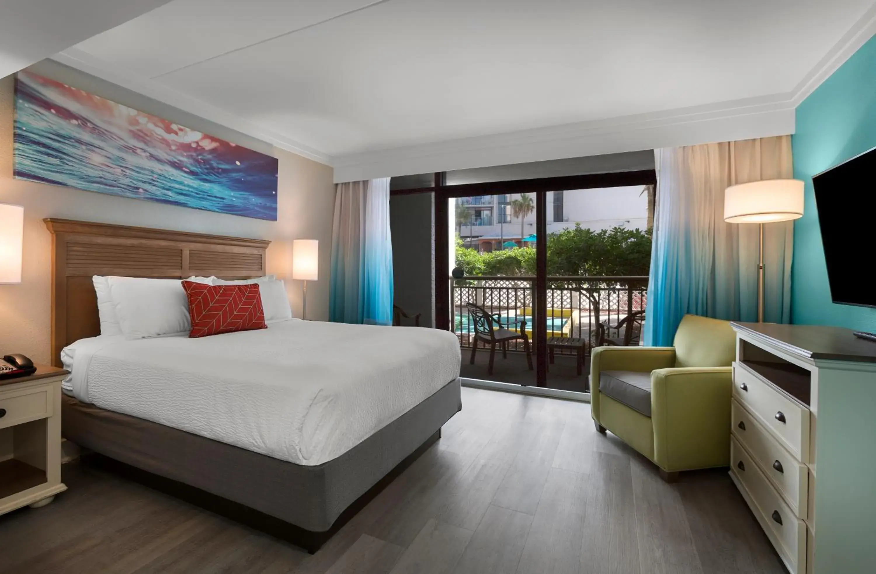 Bed in Grande Cayman Resort Bed in Grande Cayman Resort