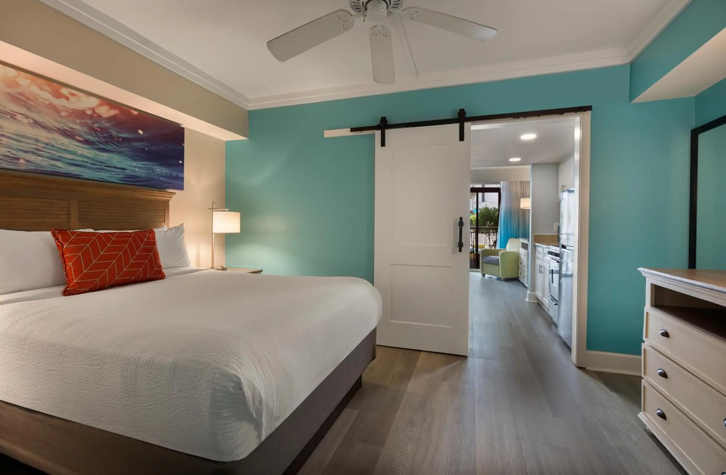 Bed in Grande Cayman Resort Bed in Grande Cayman Resort