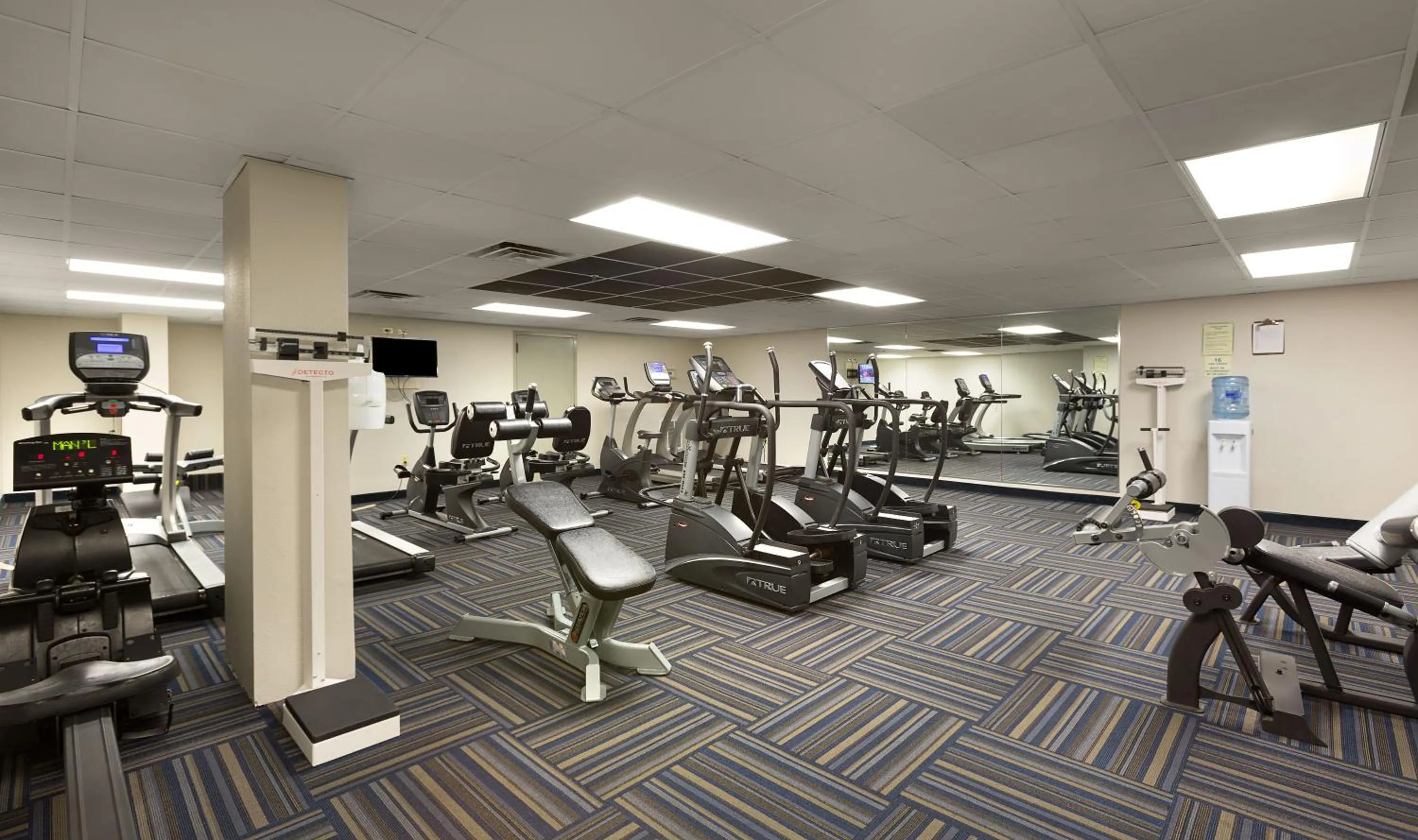 Fitness centre/facilities in Grande Cayman Resort