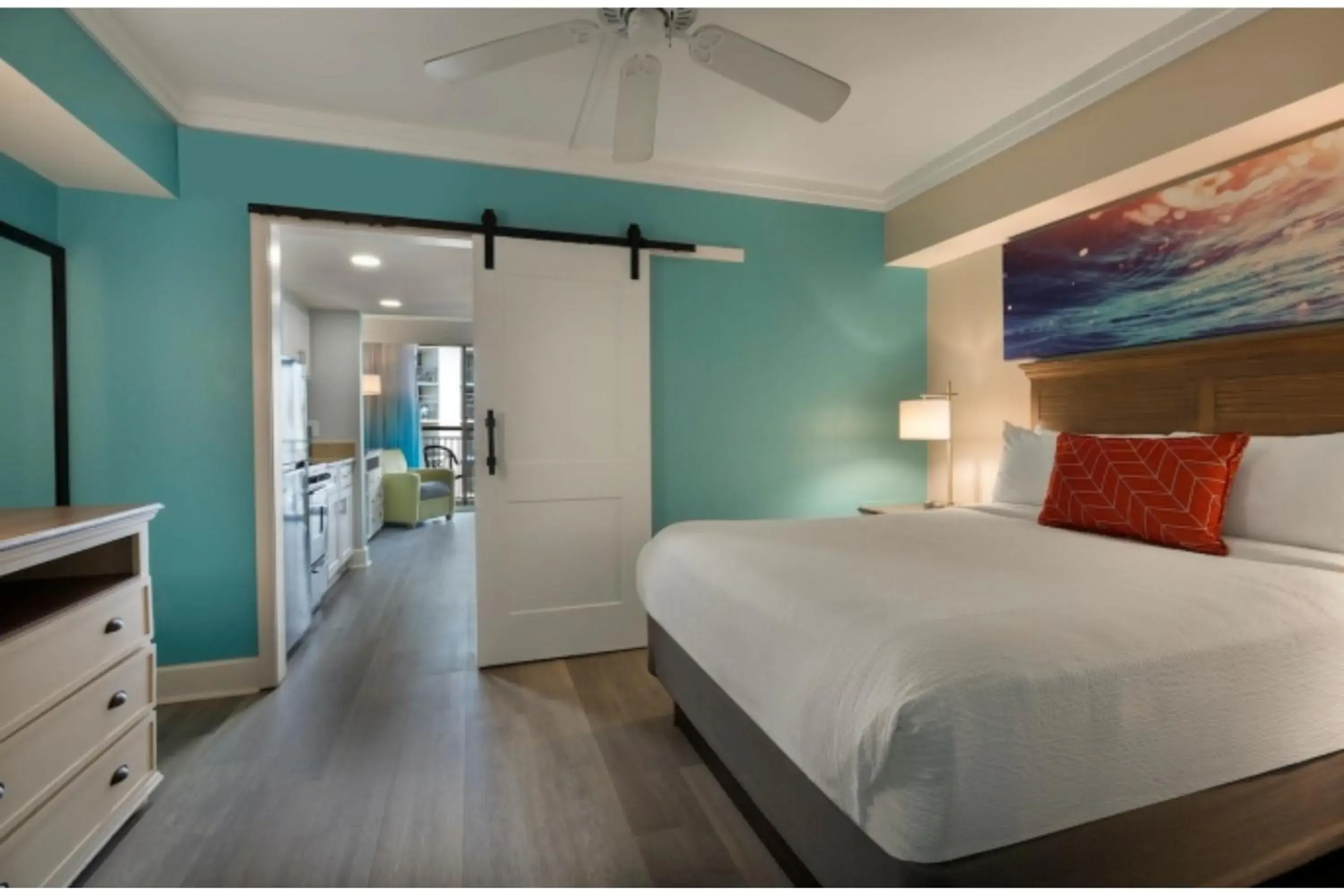 Bed in Grande Cayman Resort Bed in Grande Cayman Resort