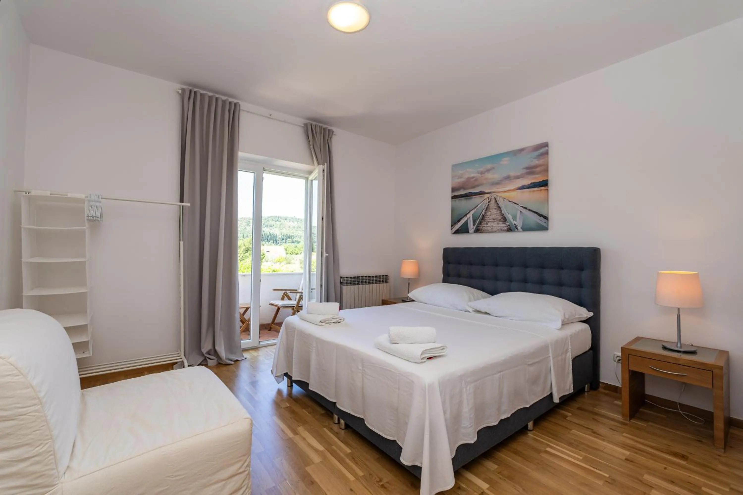 Francesca Guesthouse & Vardia Winery