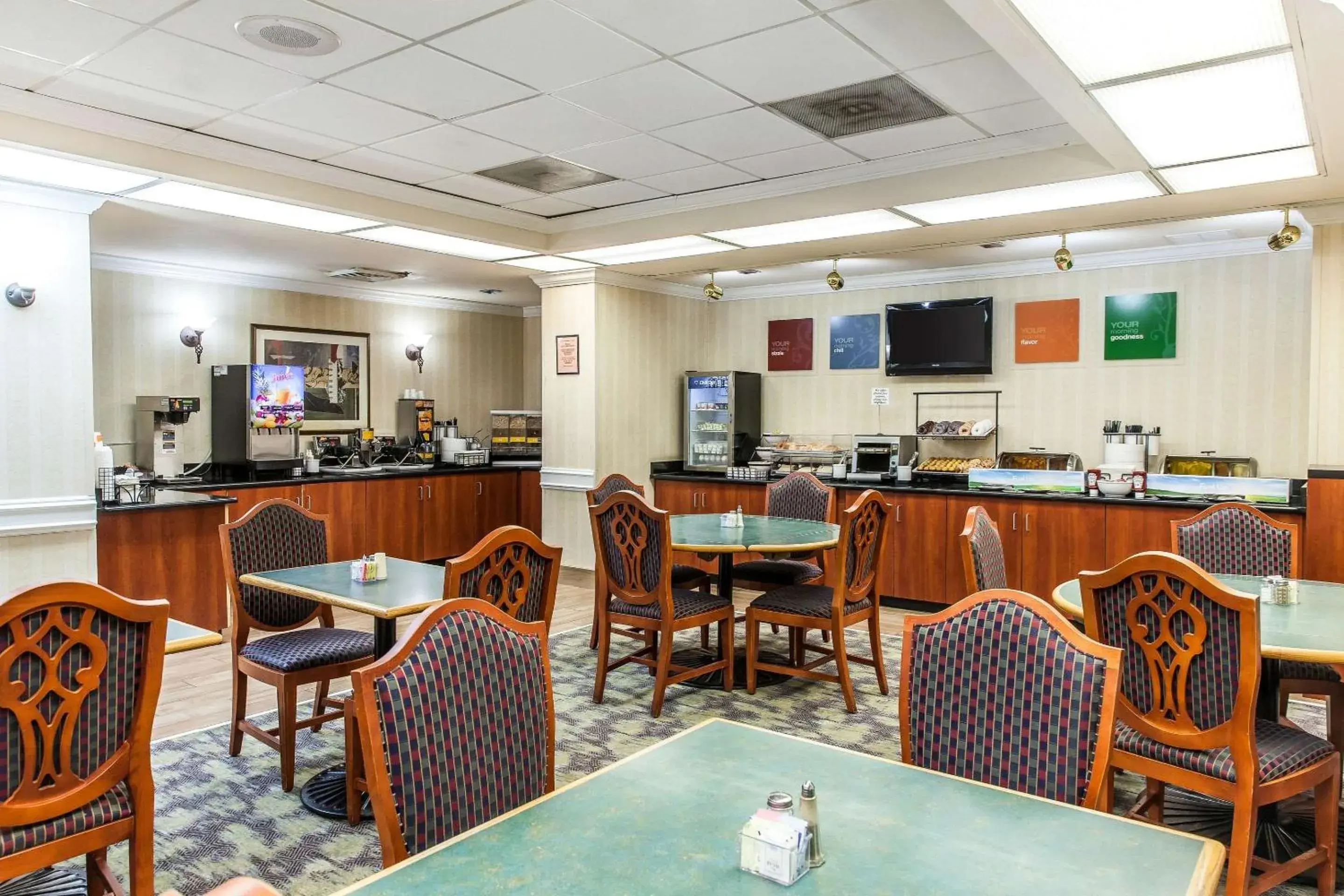 Restaurant/places to eat in Comfort Inn Pentagon City Restaurant/places to eat in Comfort Inn Pentagon City