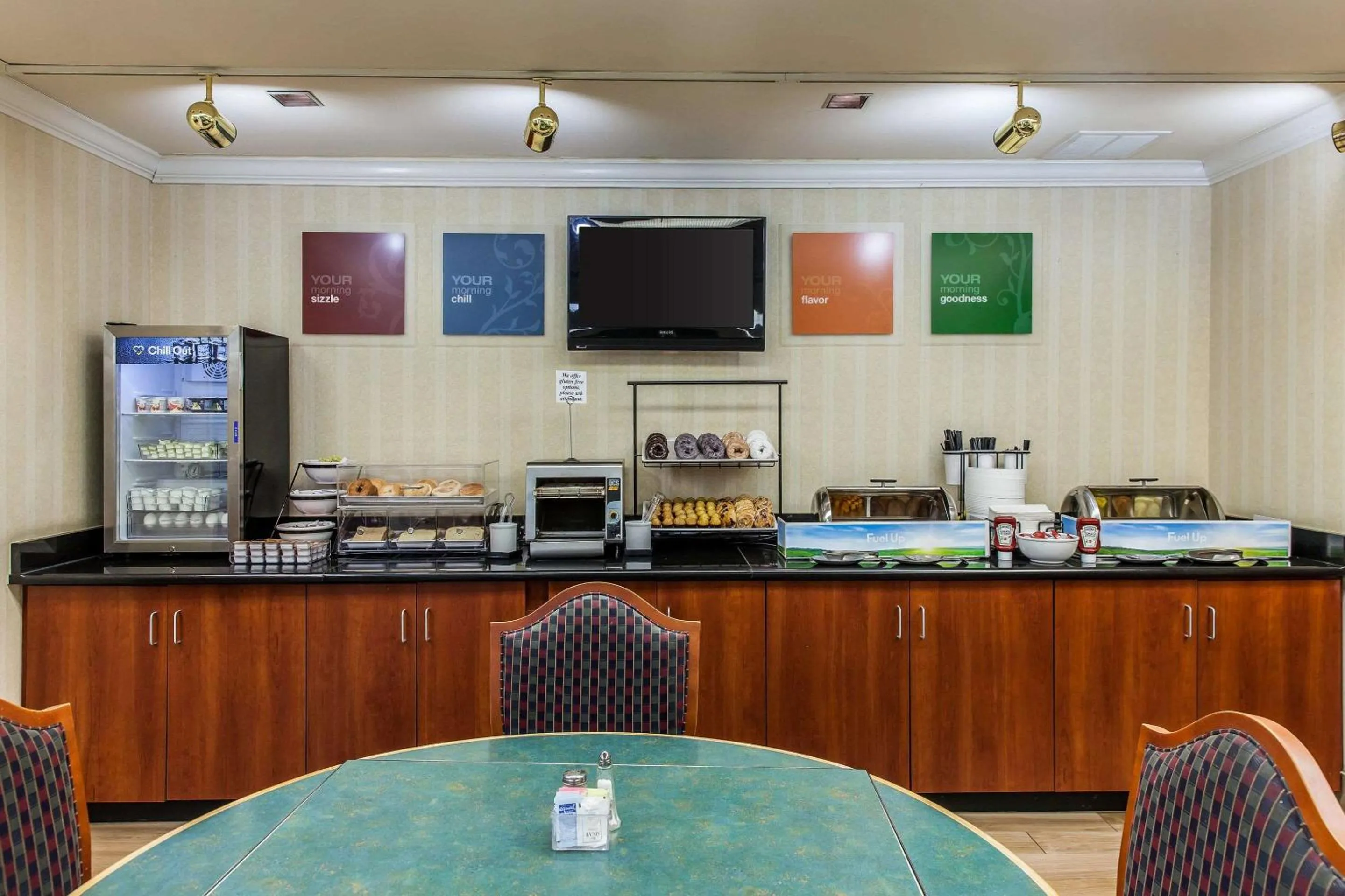 Restaurant/places to eat in Comfort Inn Pentagon City