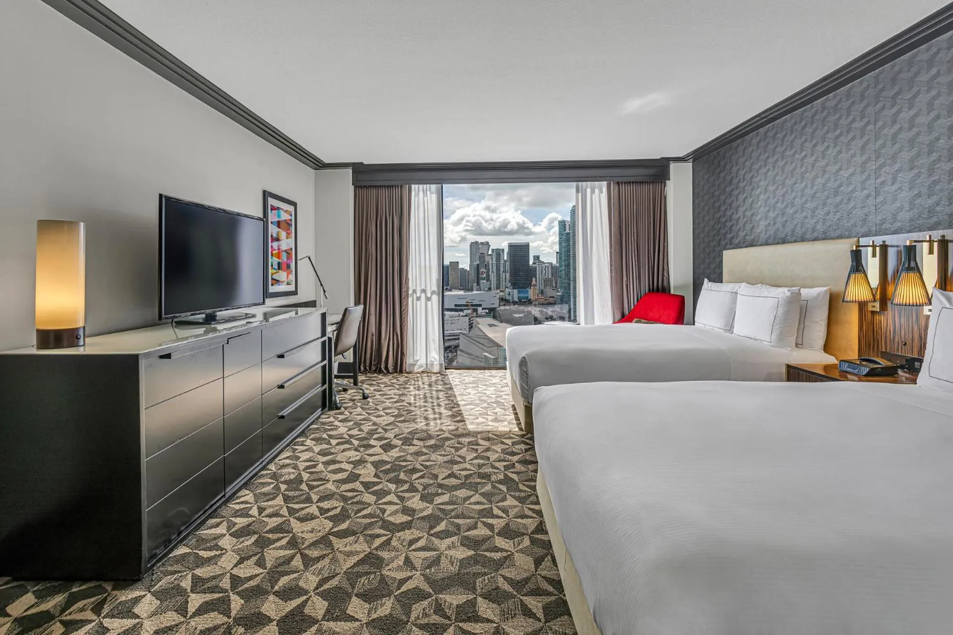 Bedroom, Bed in Hilton Miami Downtown