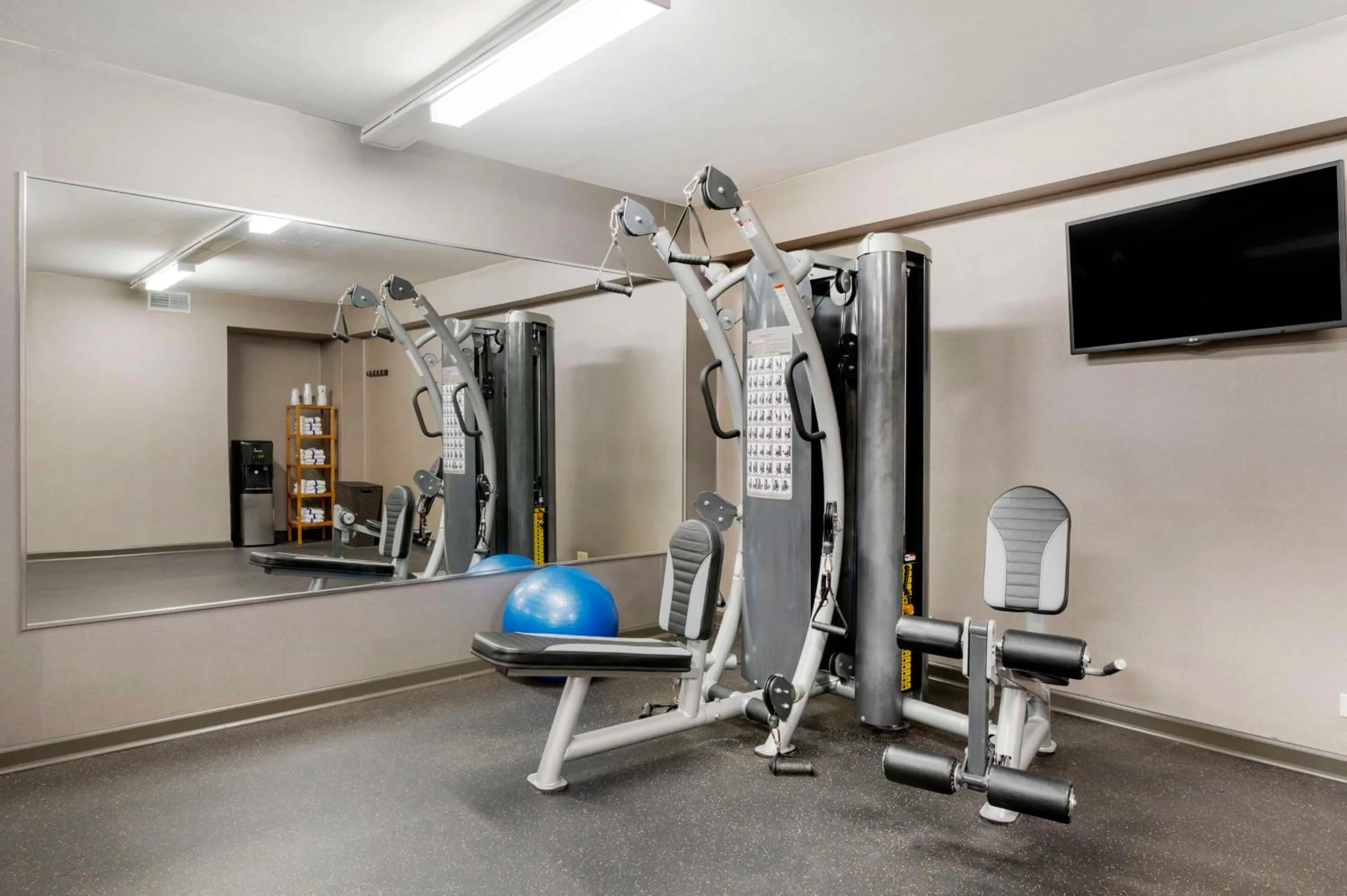 Fitness centre/facilities in Best Western University Inn at Valparaiso