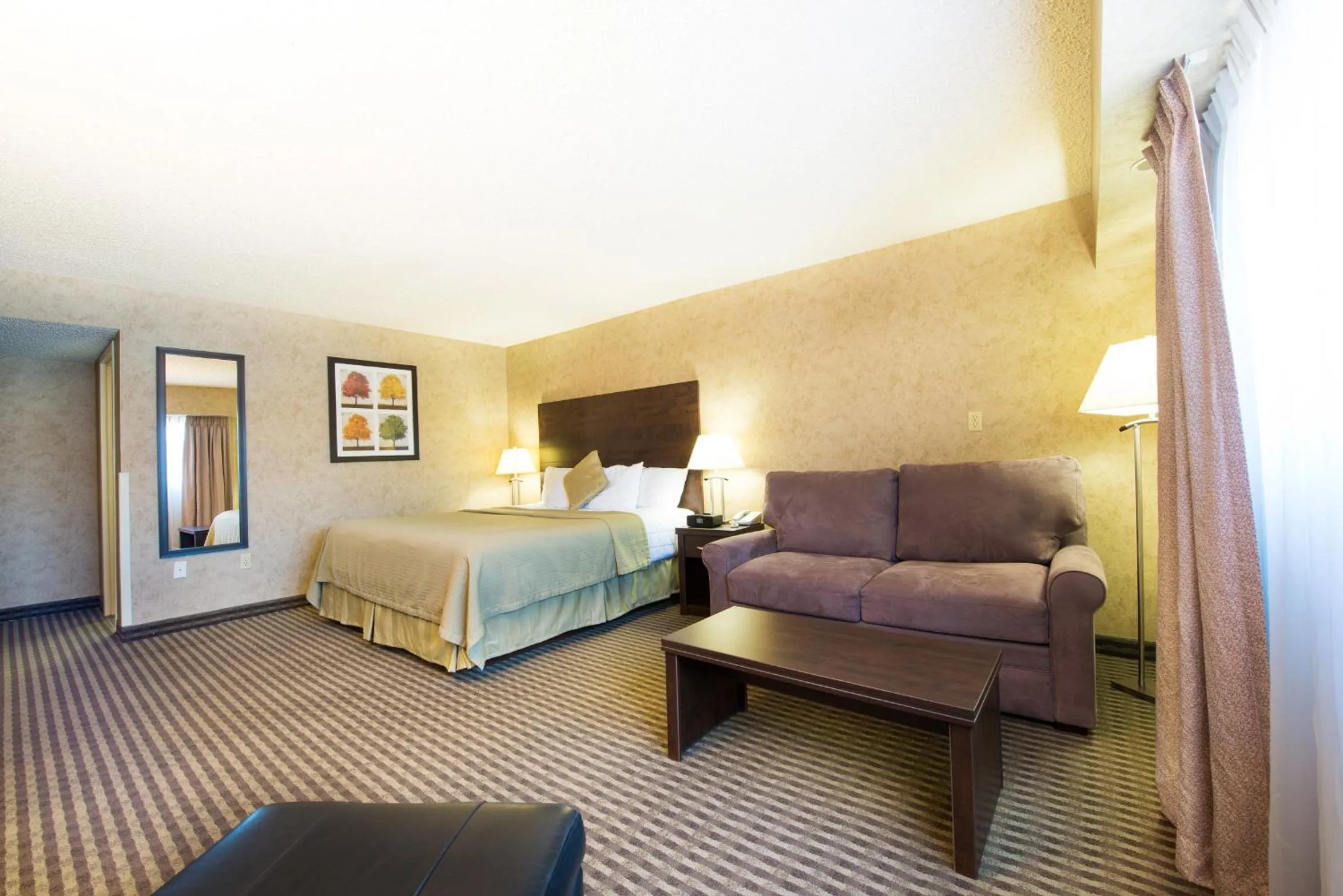 Bed in Victoria Inn Hotel & Convention Centre Brandon