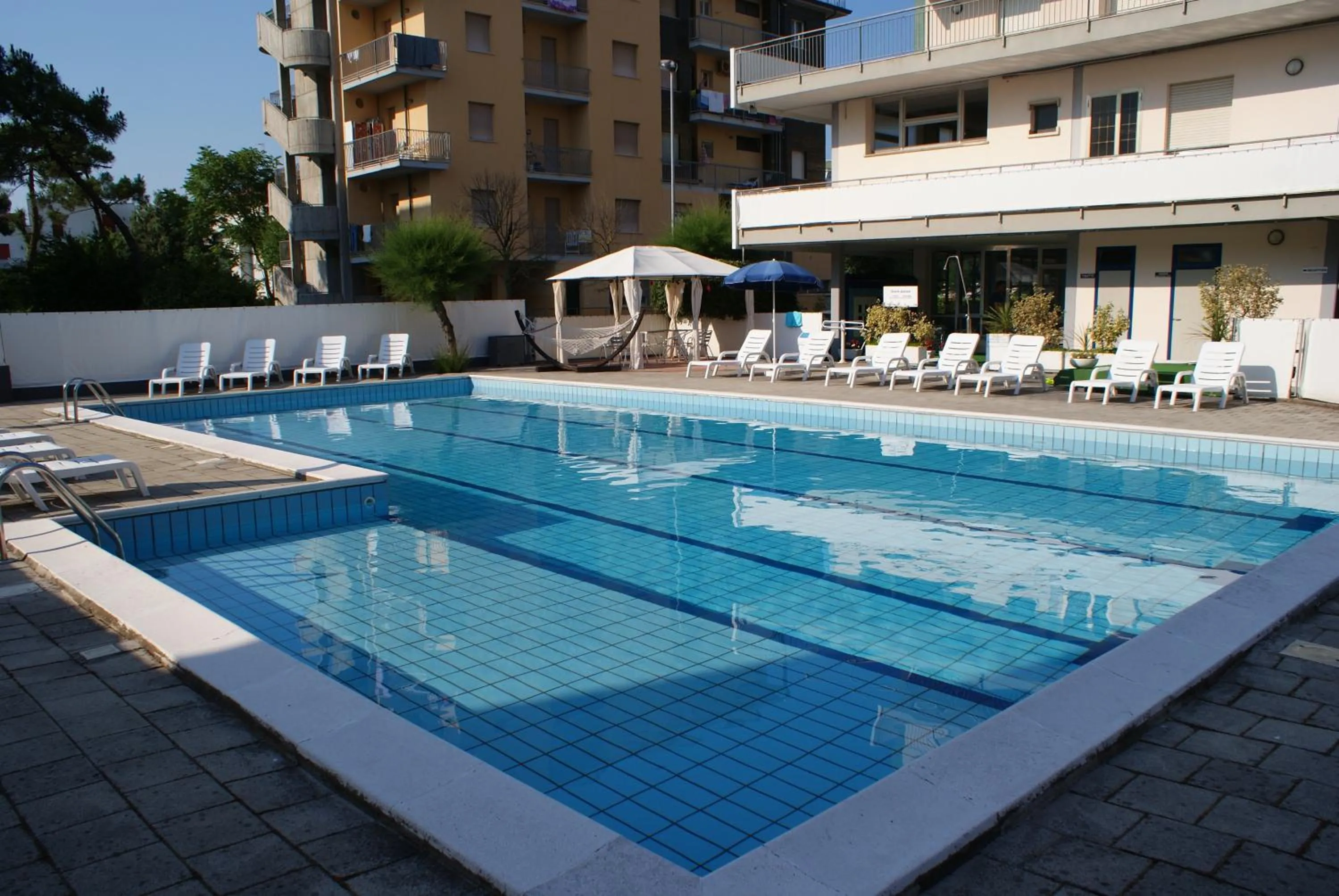 Swimming pool in Hotel B&B Avana