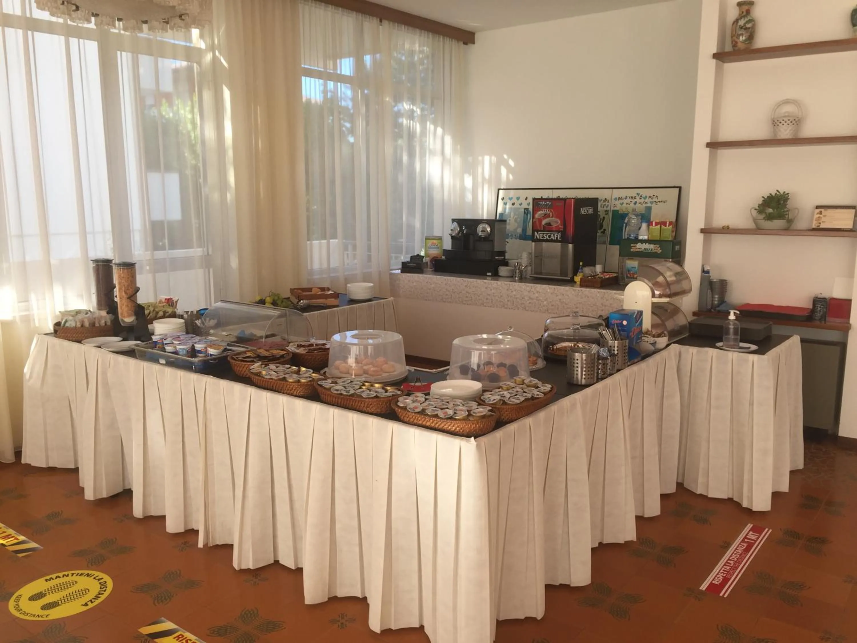 Buffet breakfast in Hotel B&B Avana