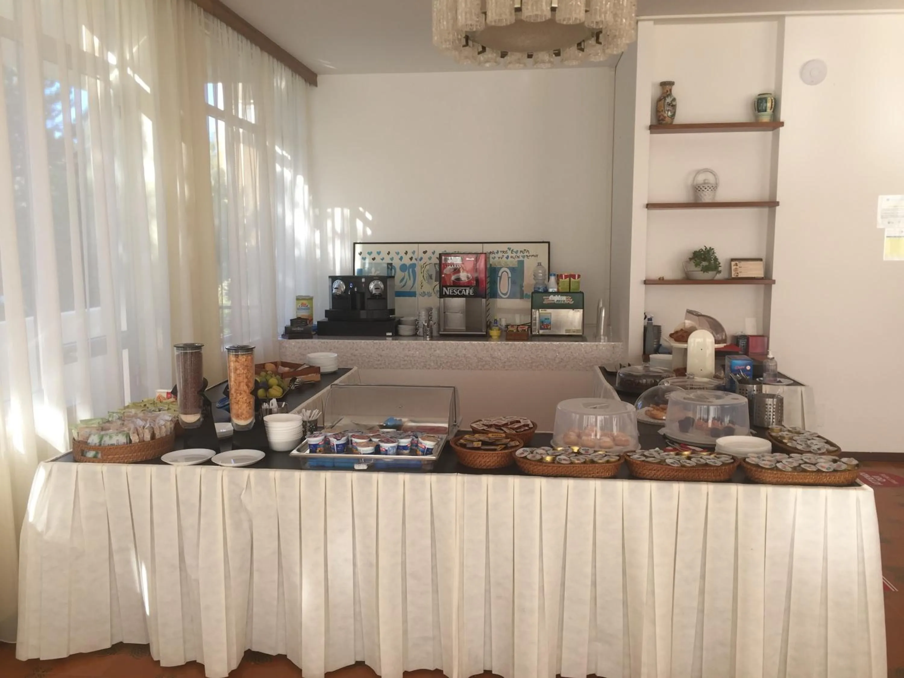 Buffet breakfast in Hotel B&B Avana