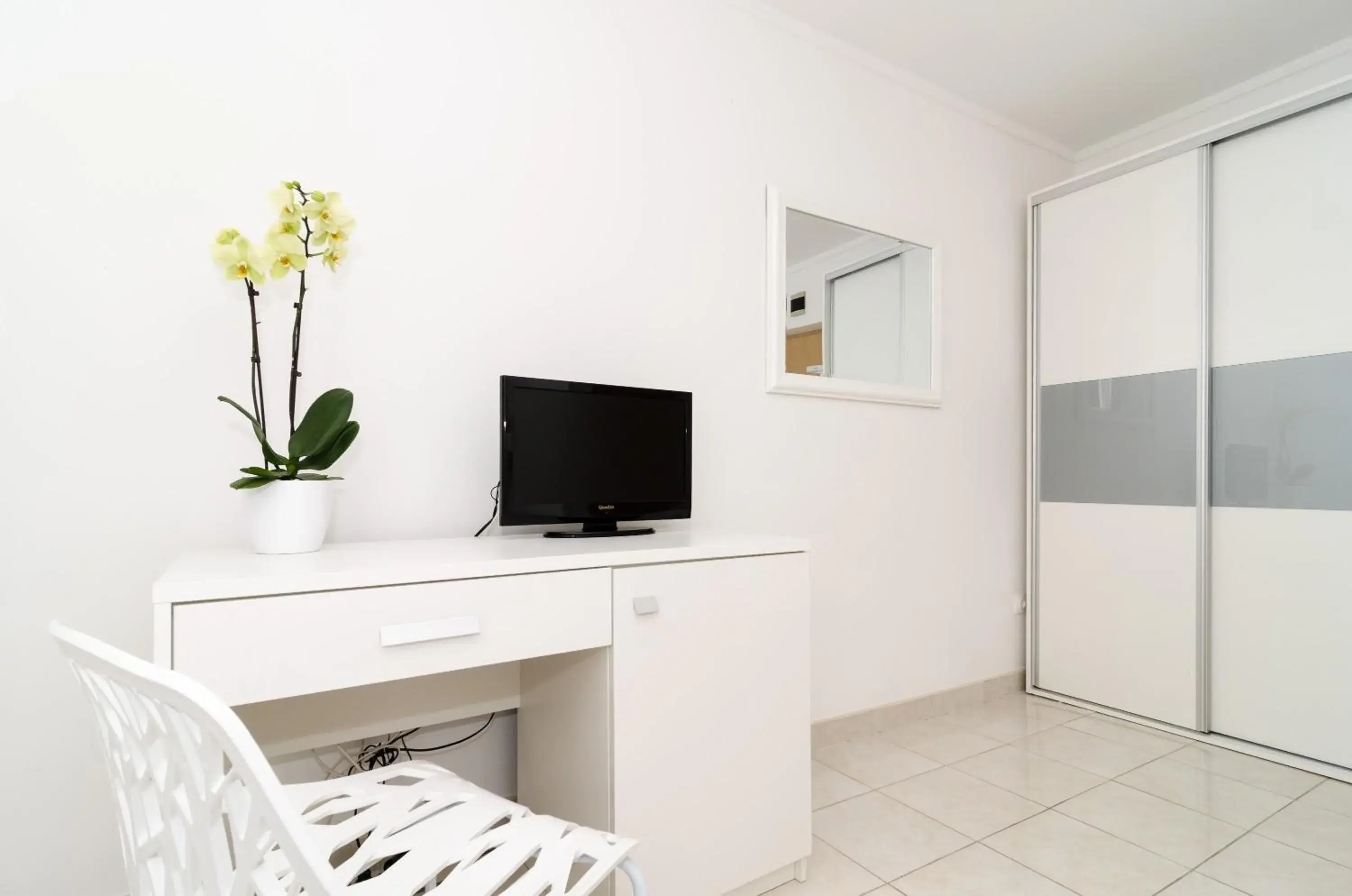 Bedroom, TV/Entertainment Center in Villa Babilon