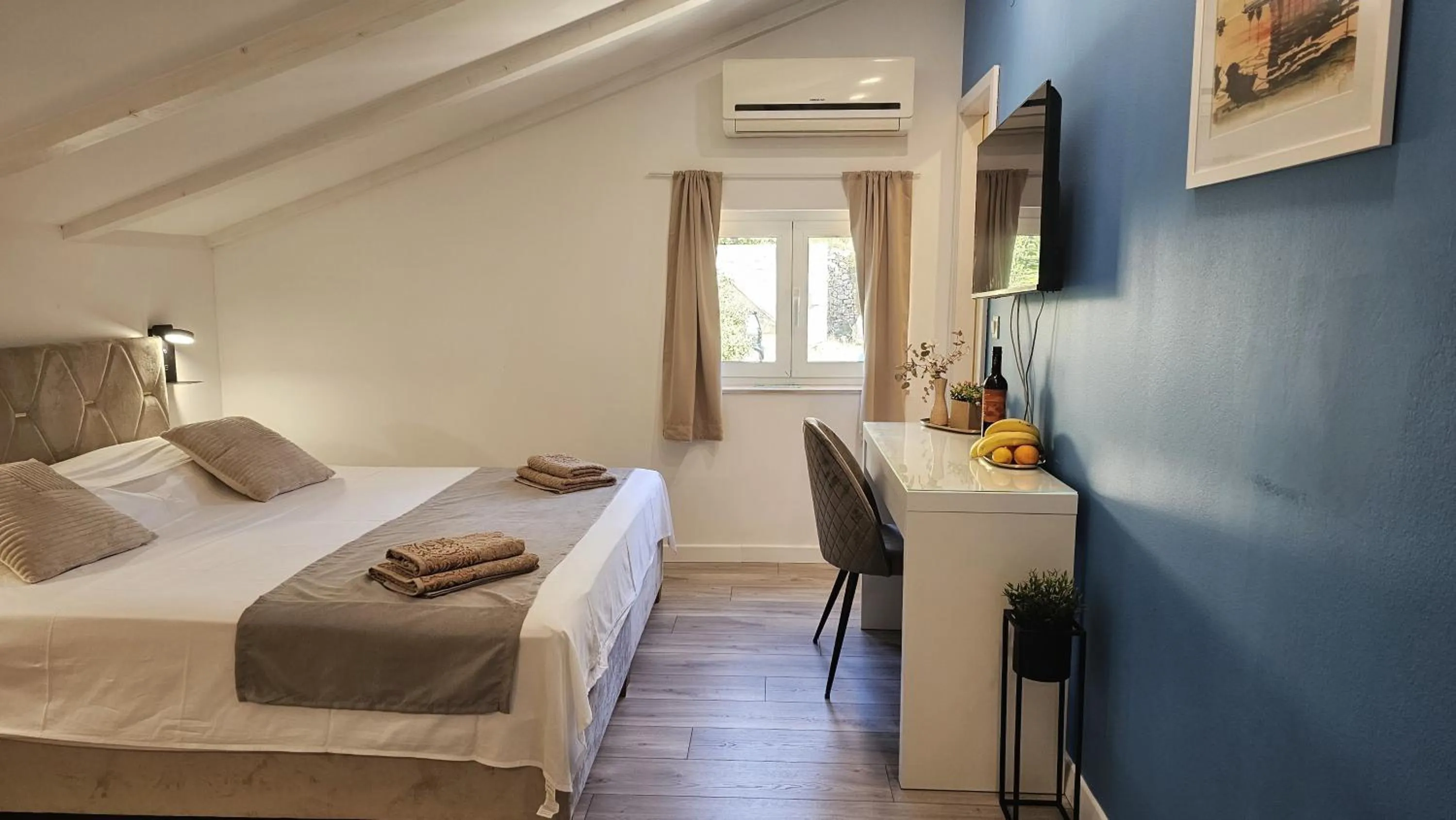 Photo of the whole room in Villa Babilon