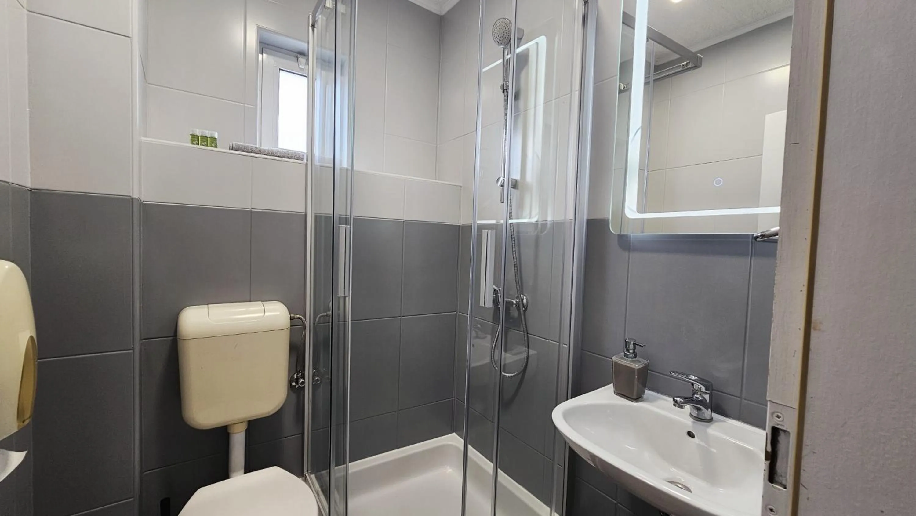 Shower in Villa Babilon