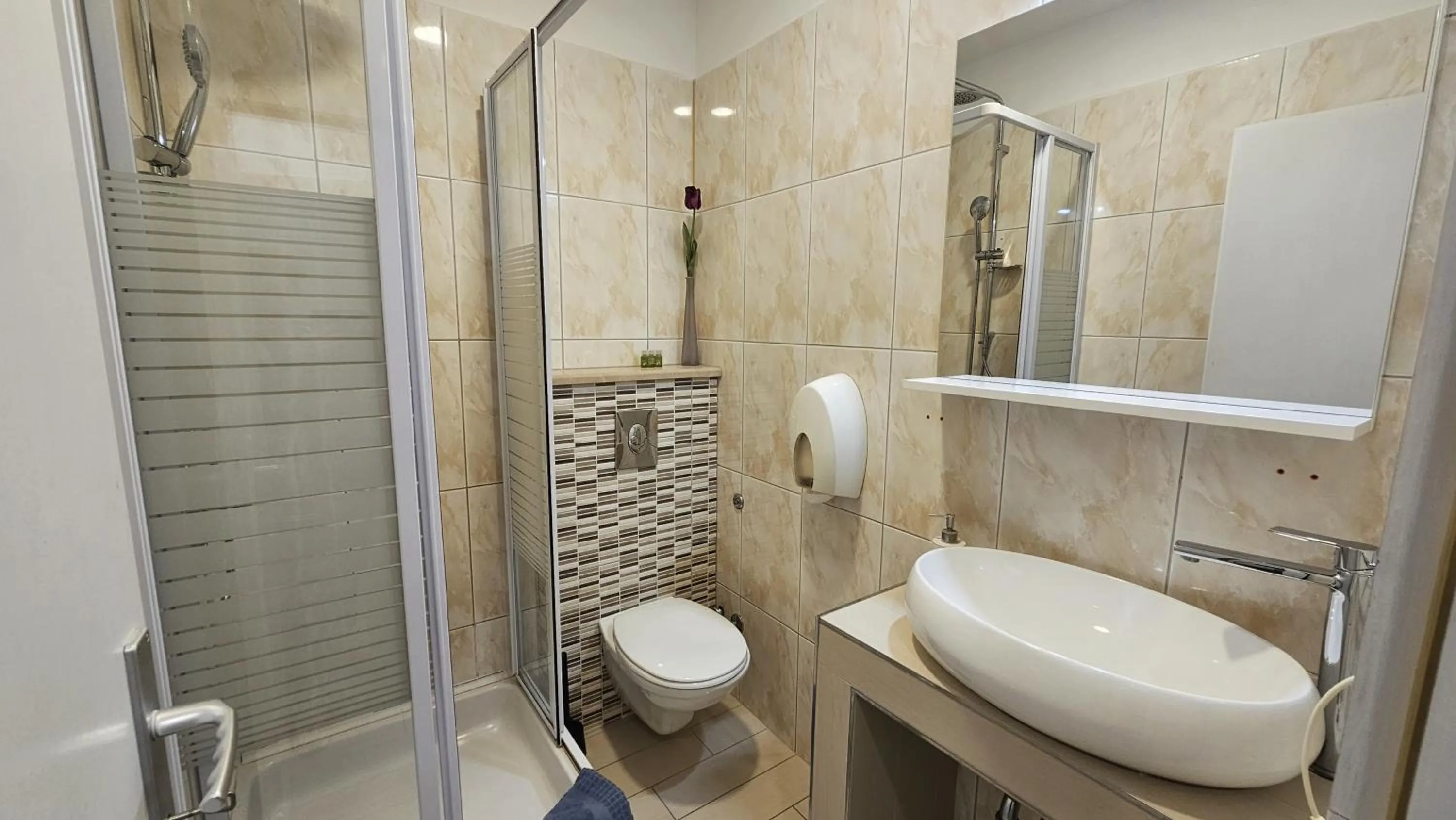 Shower in Villa Babilon