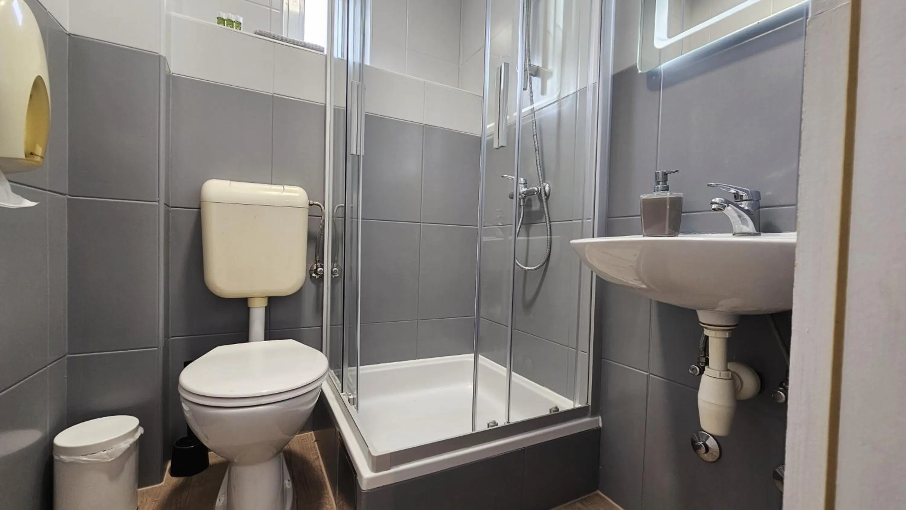 Shower in Villa Babilon