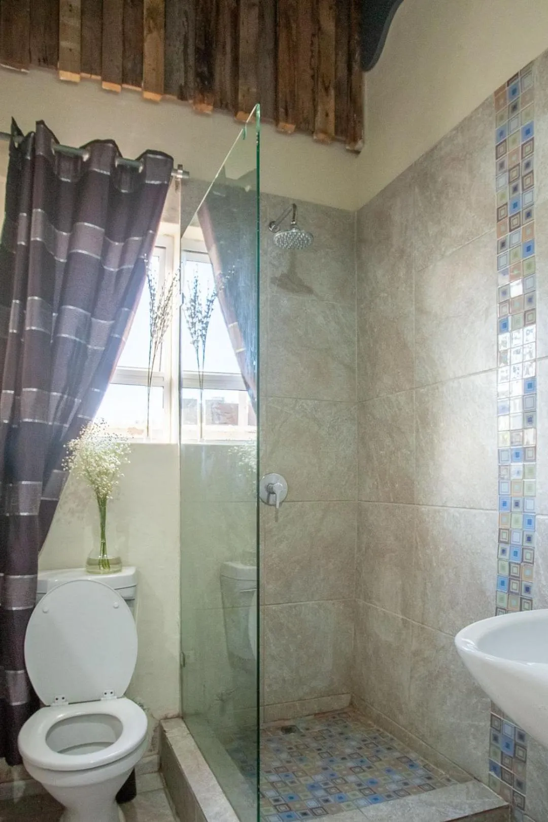 Bathroom in Bedrock Guest Studios