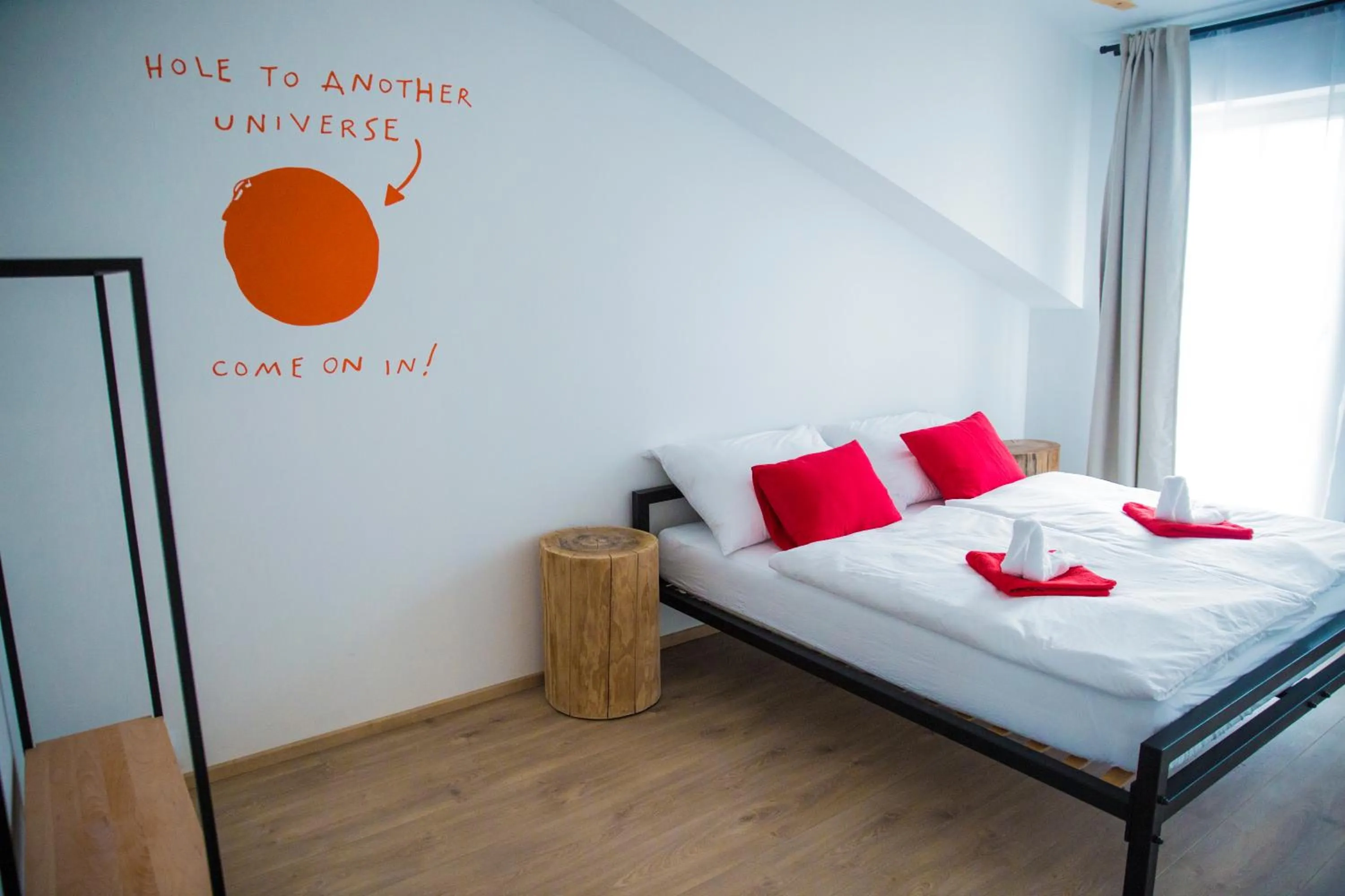 Bed in Gregory House