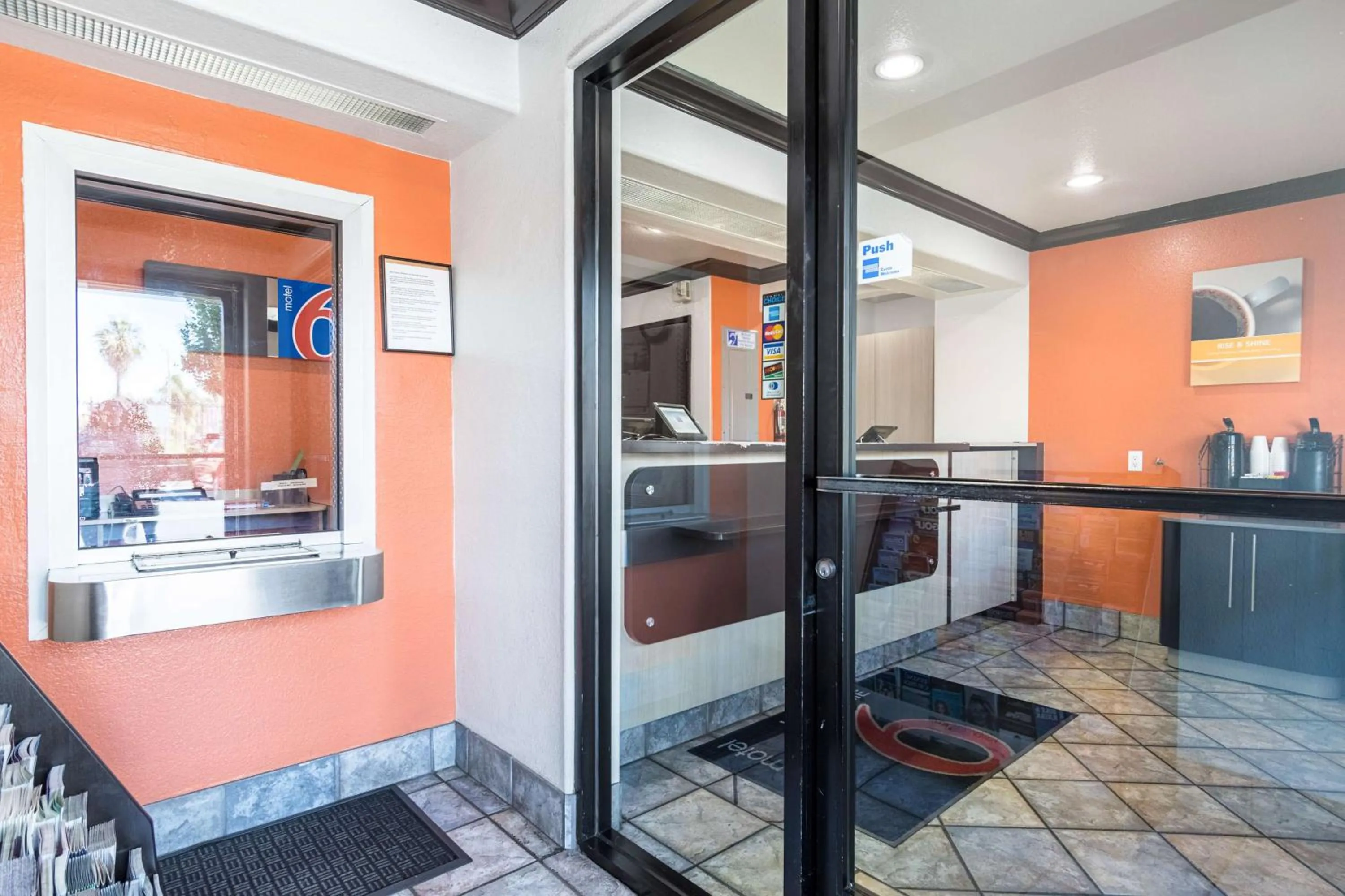 Lobby or reception in Motel 6 Riverside, CA - UCR East