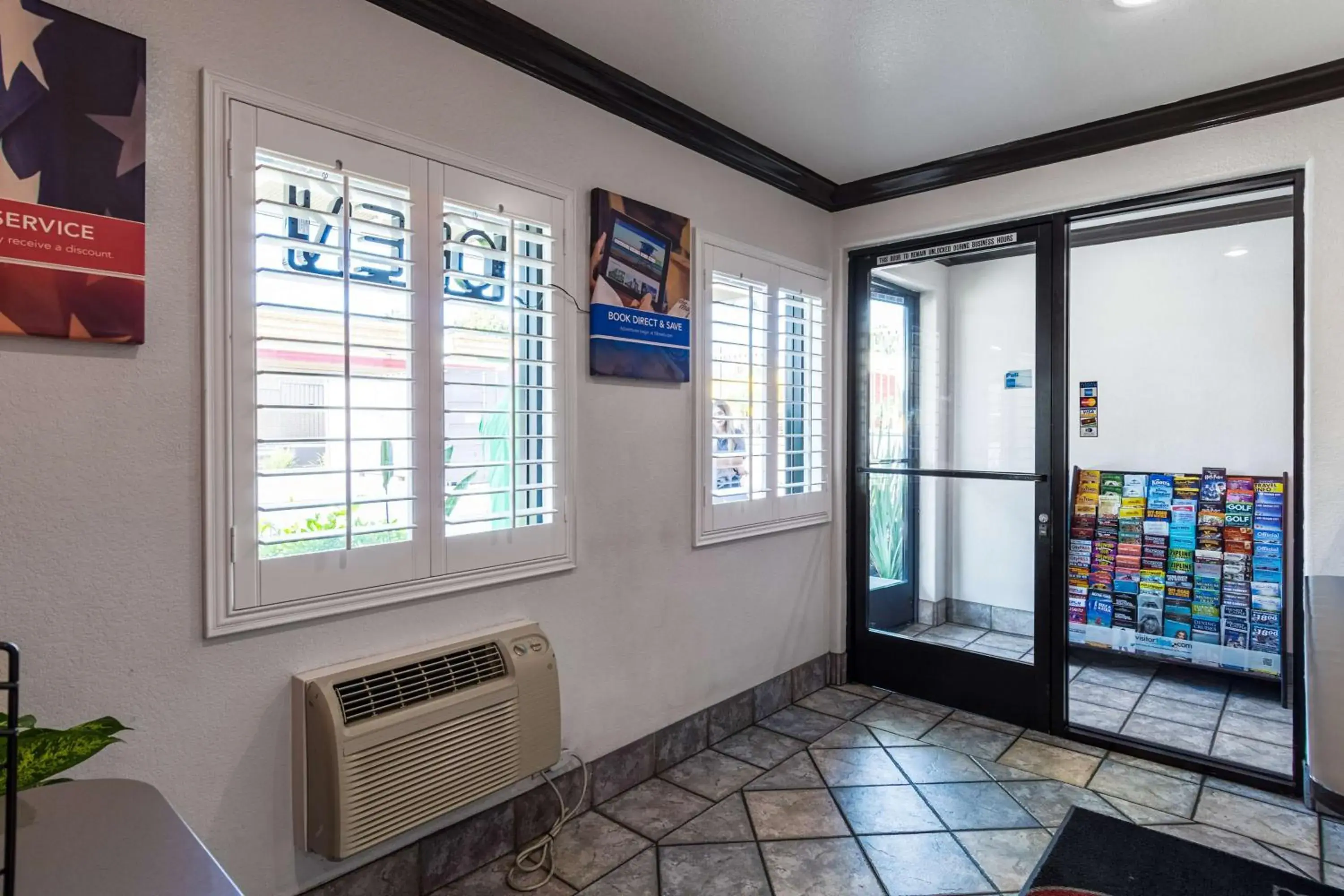 Lobby or reception in Motel 6 Riverside, CA - UCR East Lobby or reception in Motel 6 Riverside, CA - UCR East