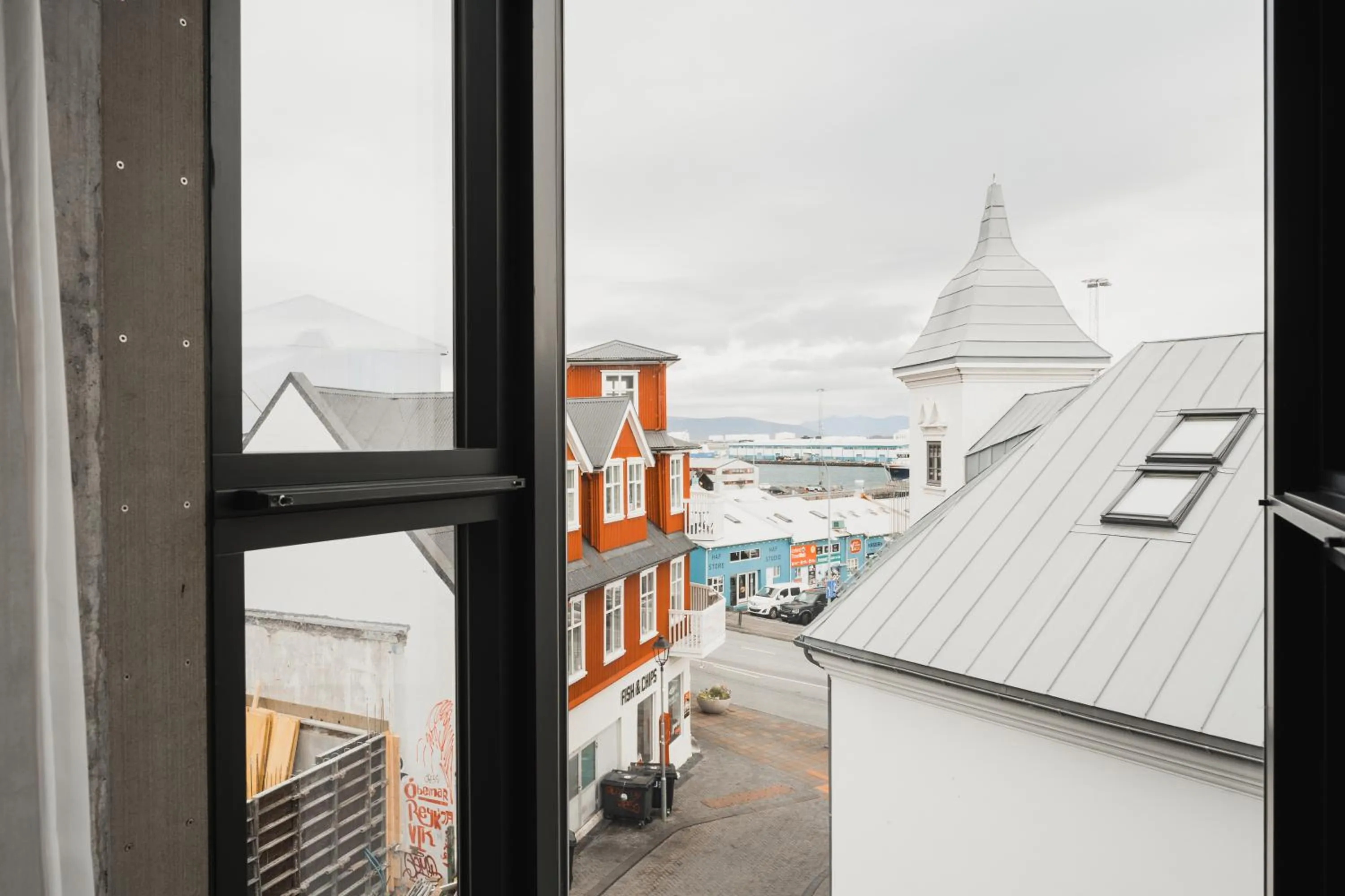 City view in Exeter Hotel