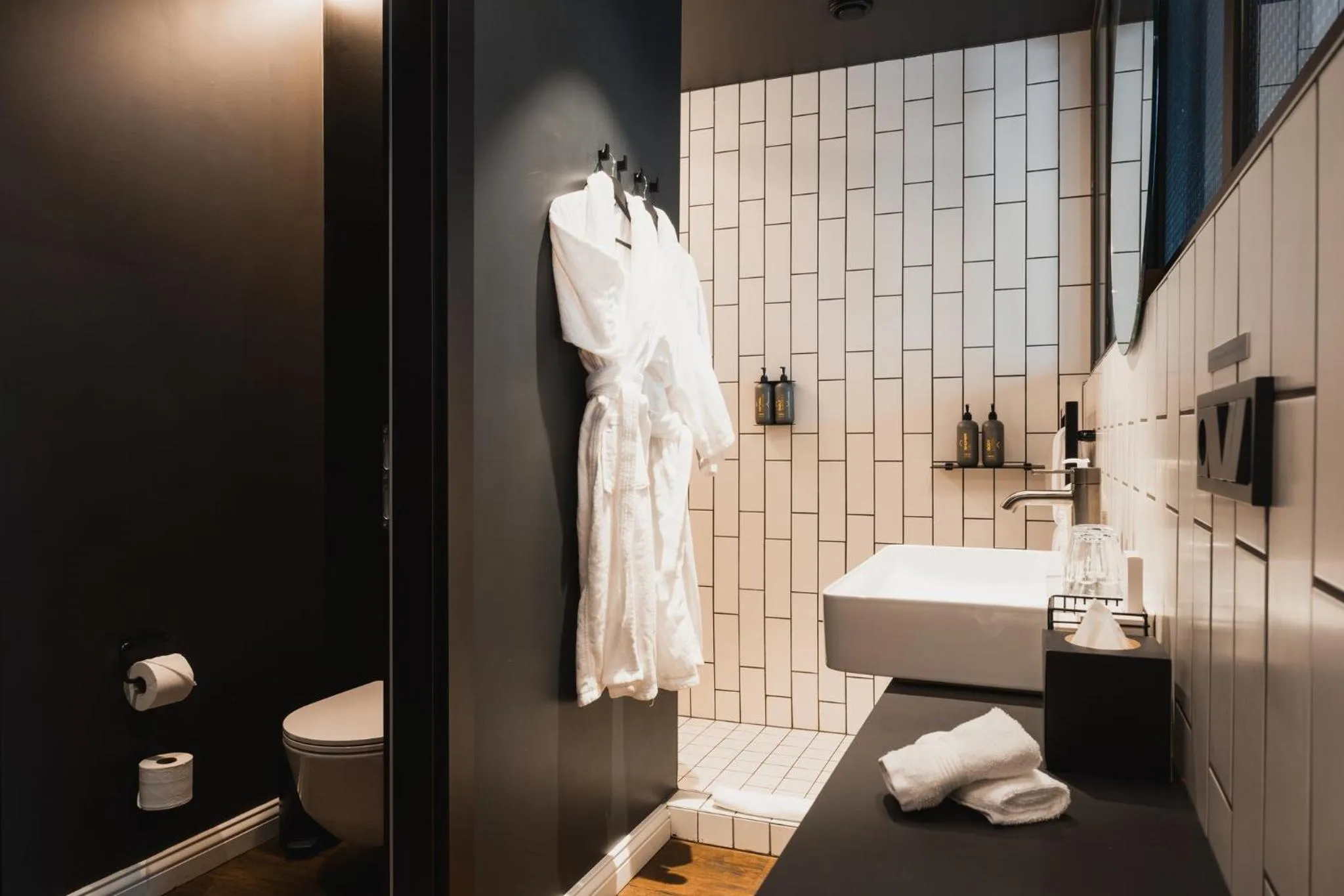 Bathroom in Exeter Hotel