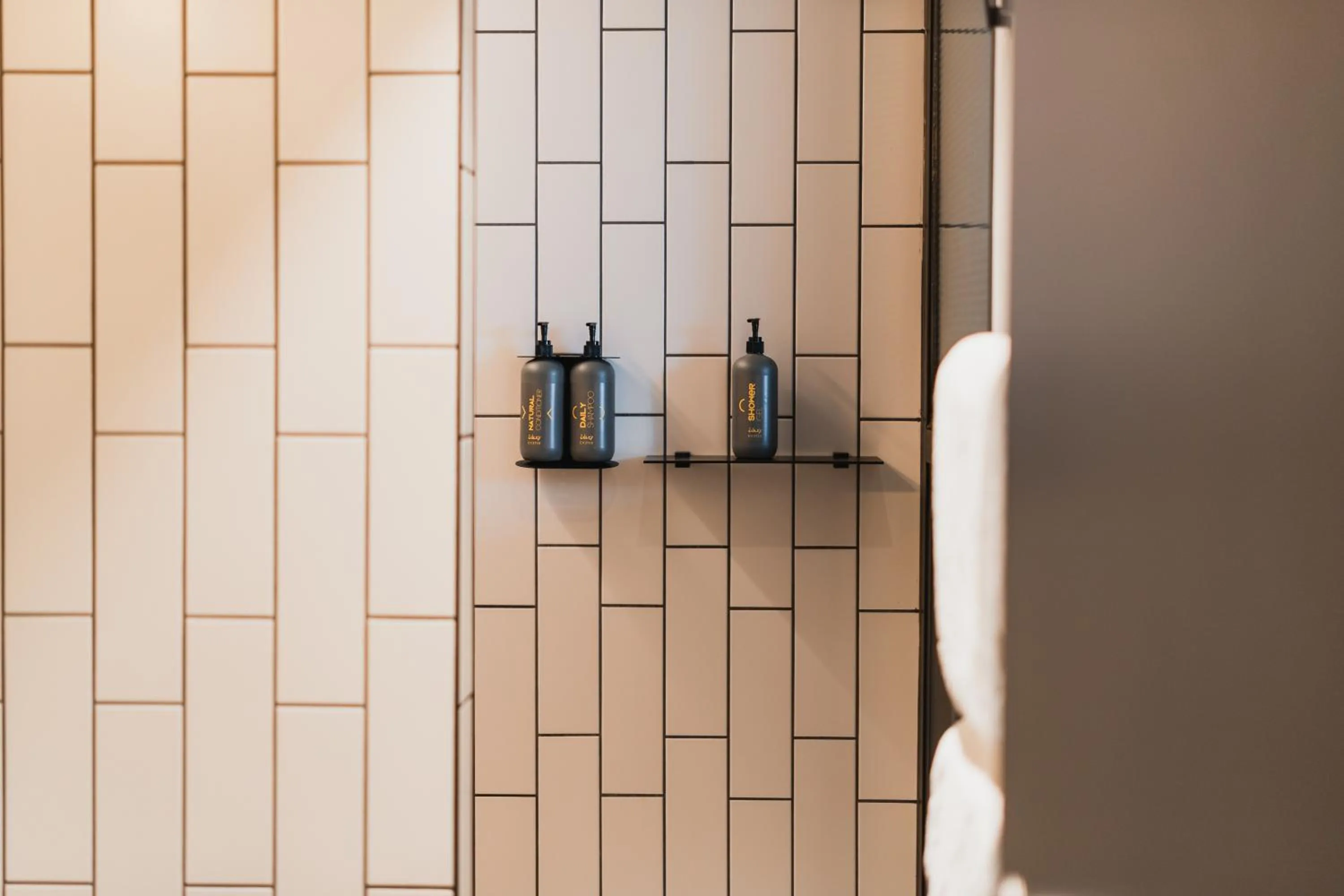 Bathroom in Exeter Hotel