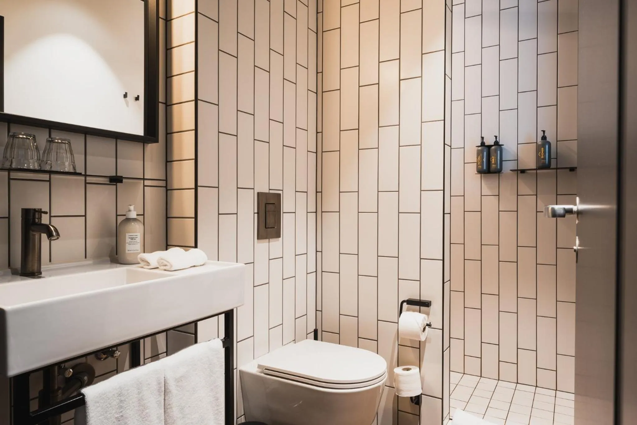 Bathroom in Exeter Hotel