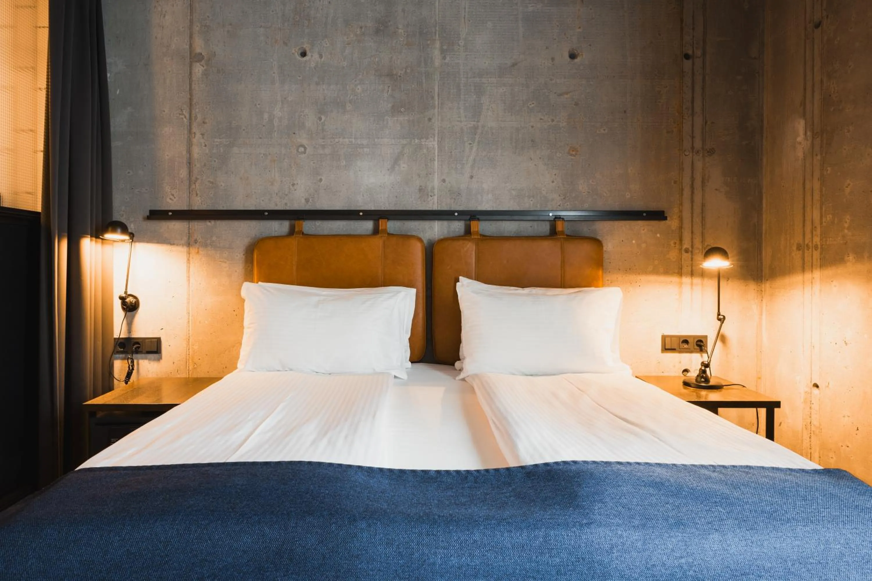 Bedroom, Bed in Exeter Hotel