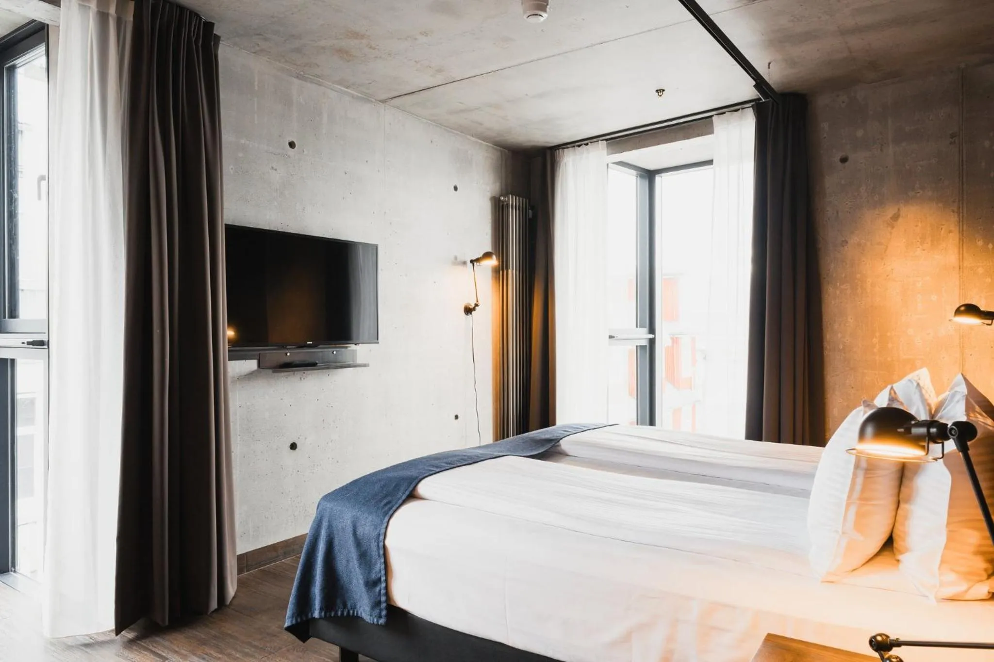 Bedroom, Bed in Exeter Hotel