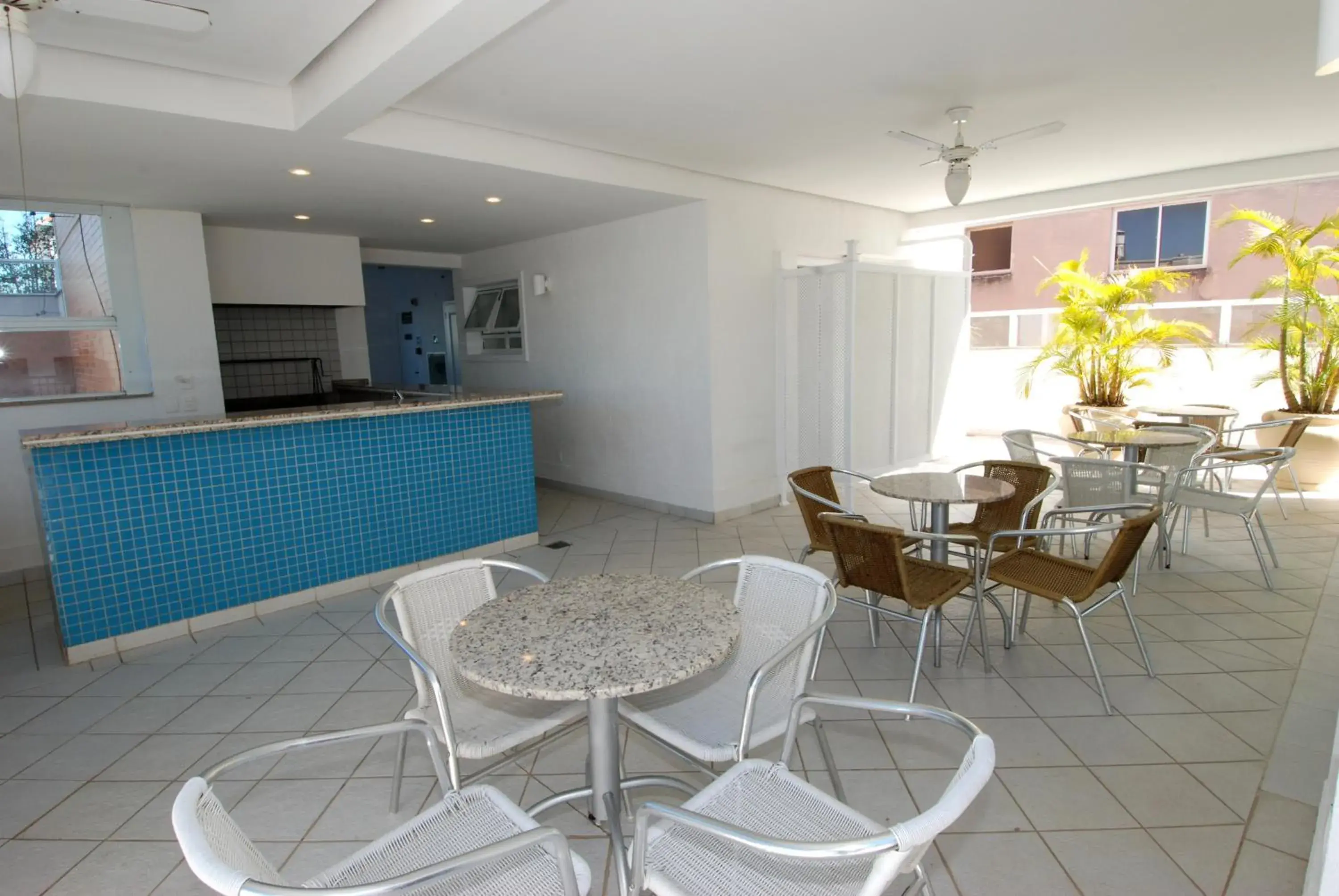 Lounge or bar in Vitória Hotel Residence NewPort Lounge or bar in Vitória Hotel Residence NewPort