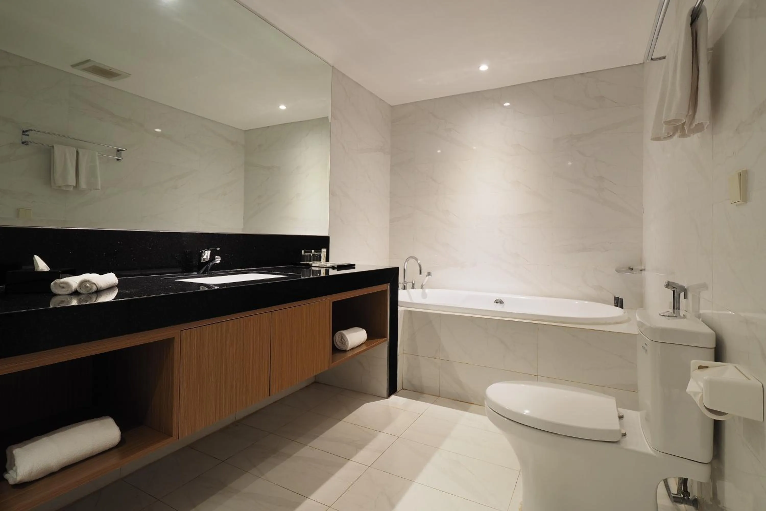 Shower in Horison Ciledug Jakarta