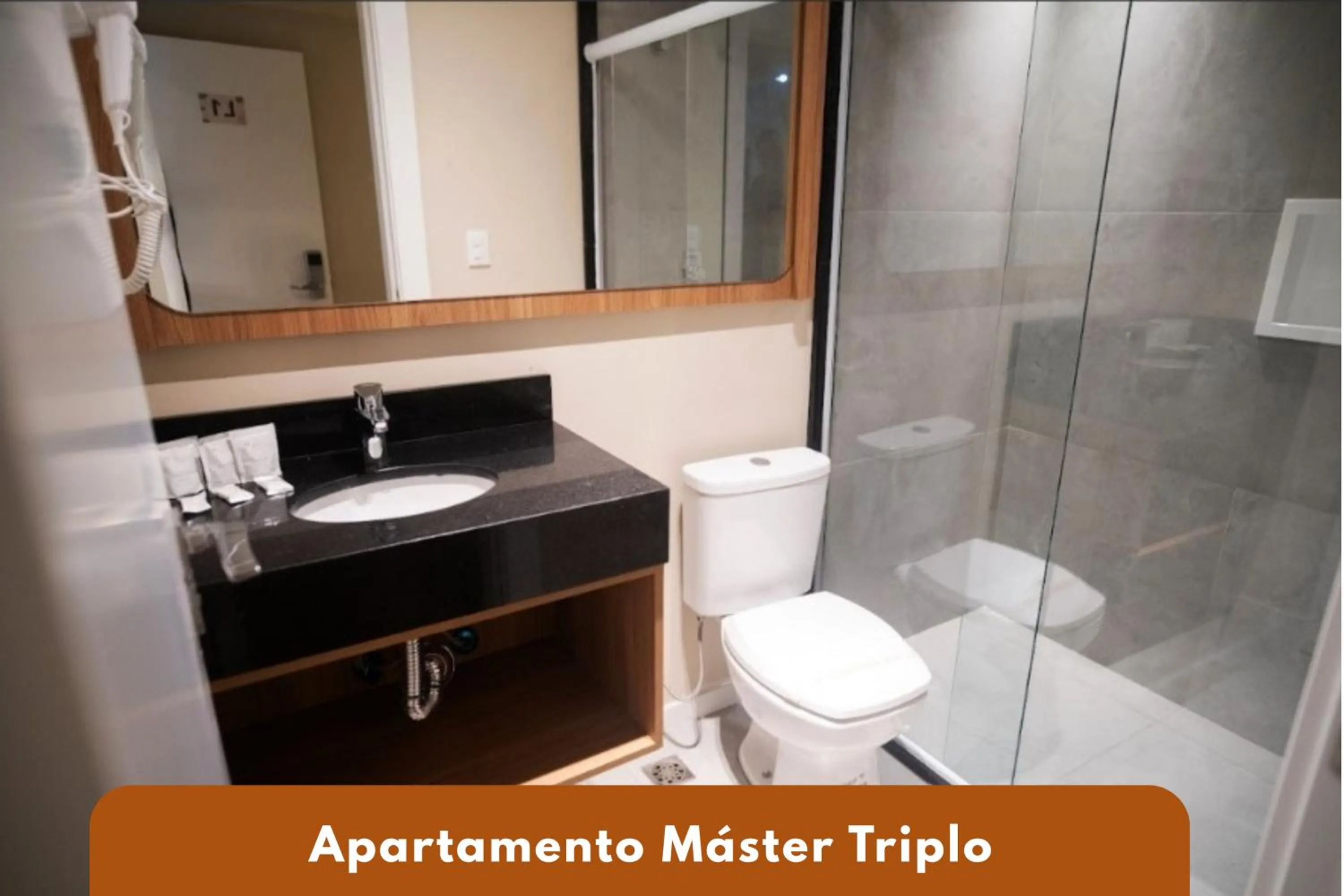 Bathroom in Camboriú Praia Hotel