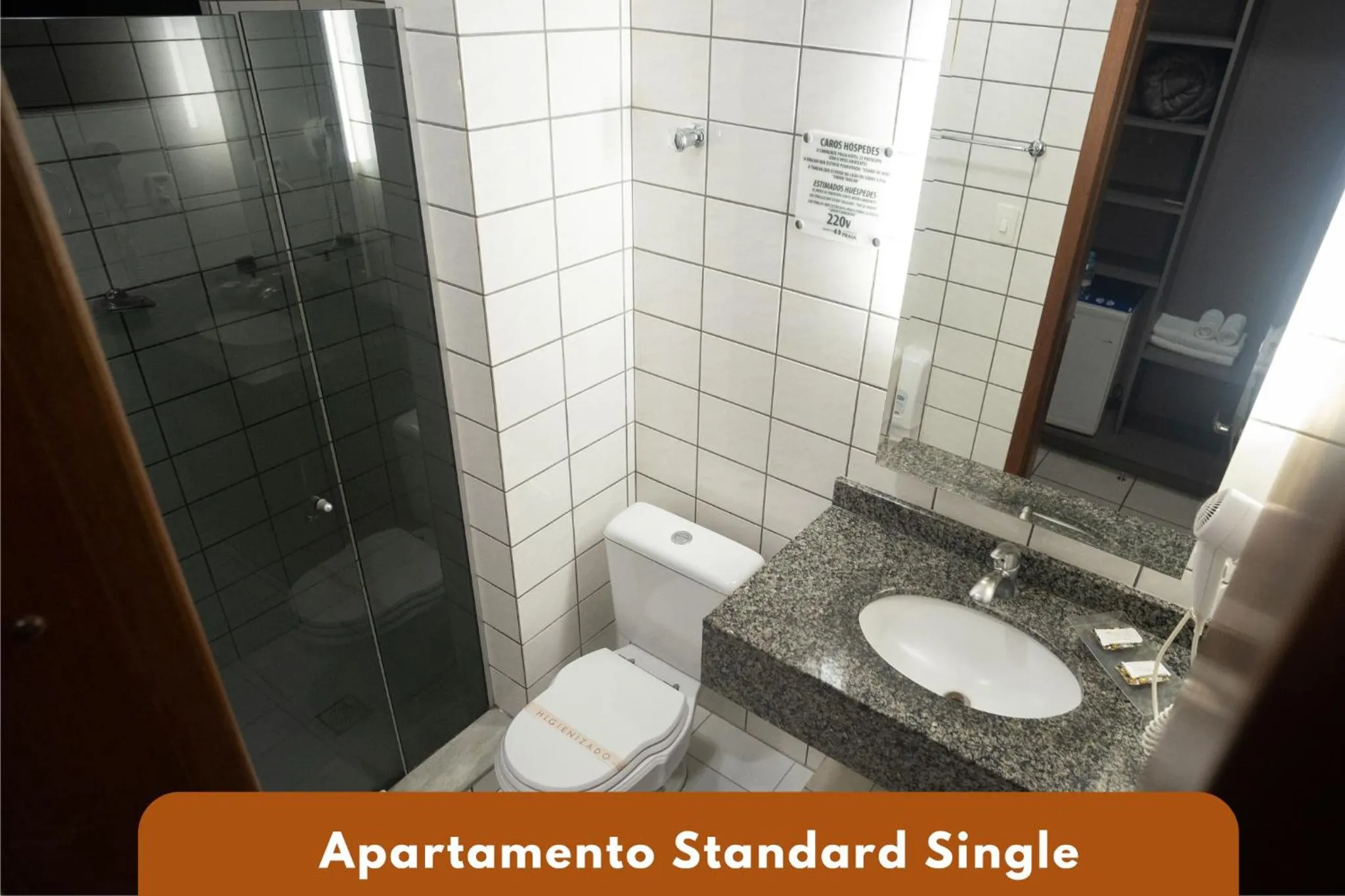 Bathroom in Camboriú Praia Hotel